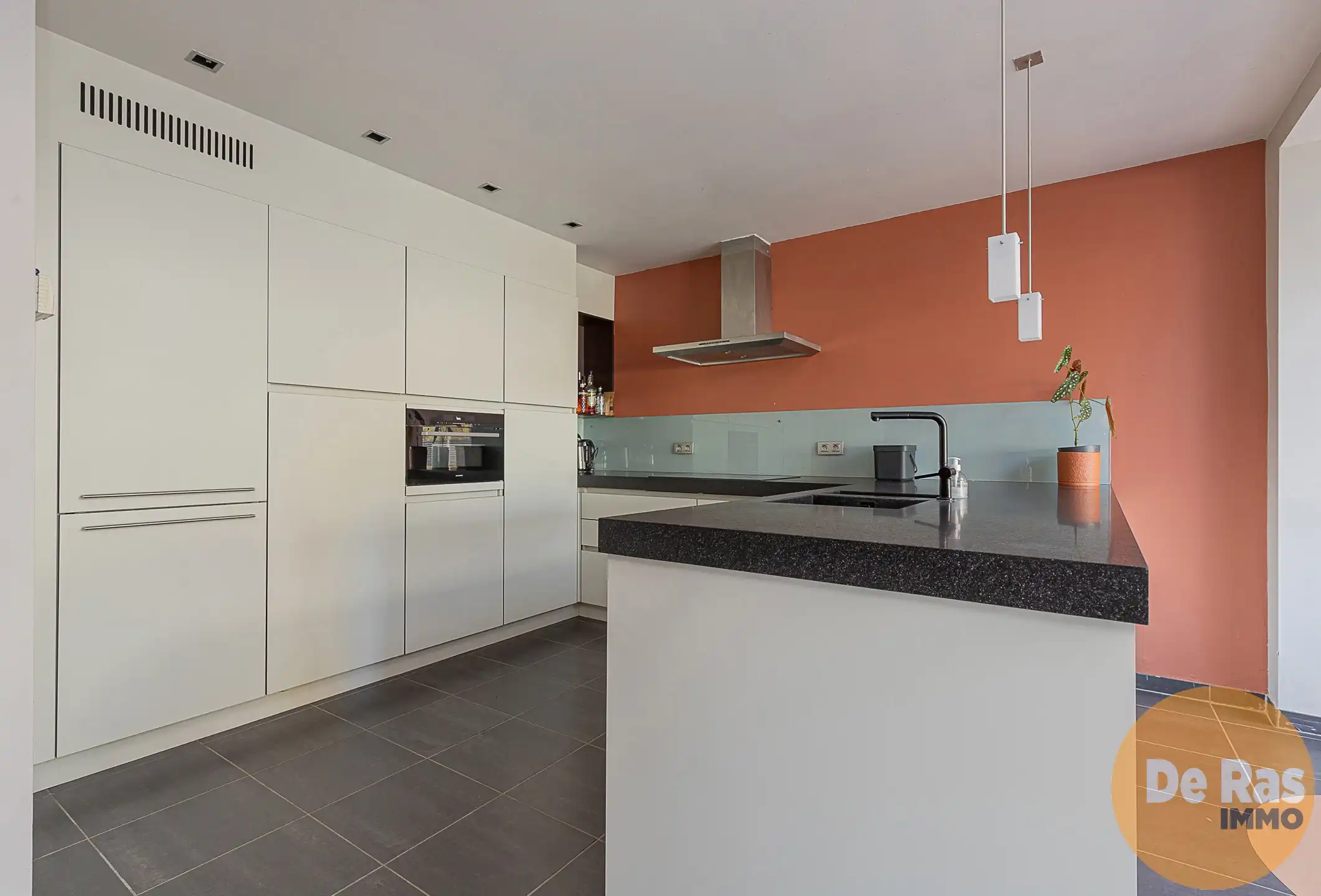 LEDE - instapklare woning met 4 slpks en leuke tuin! foto 9