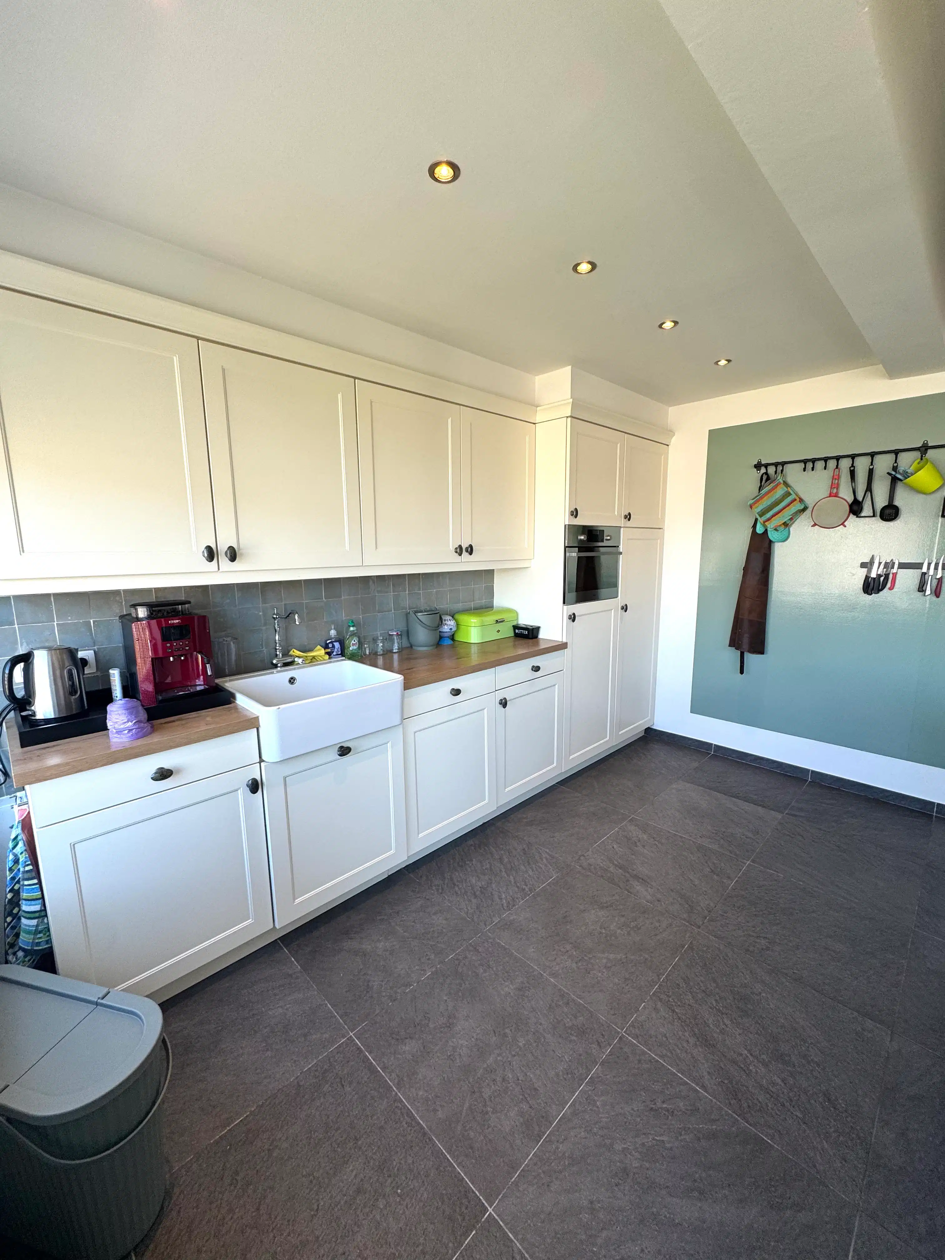 Zeer ruim en lichtrijk appartement te huur foto 5