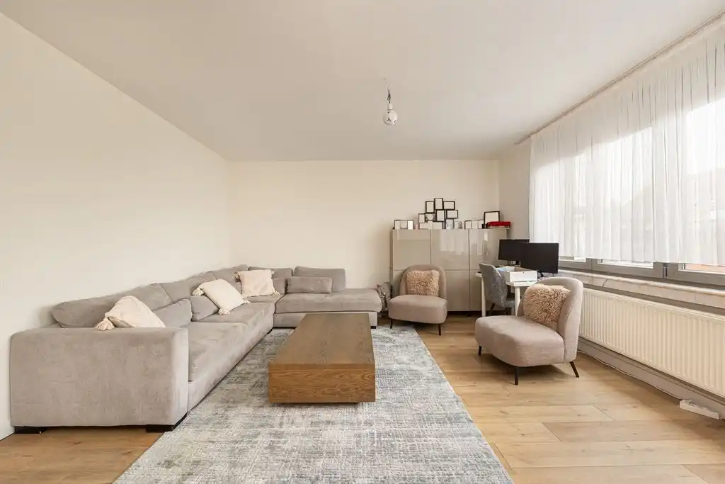 Magazijn met woning foto 26