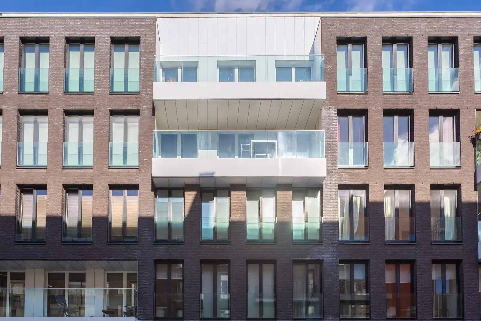 Luxueus en gemeubeld appartement met twee terrassen en parking op het Zuid foto 25