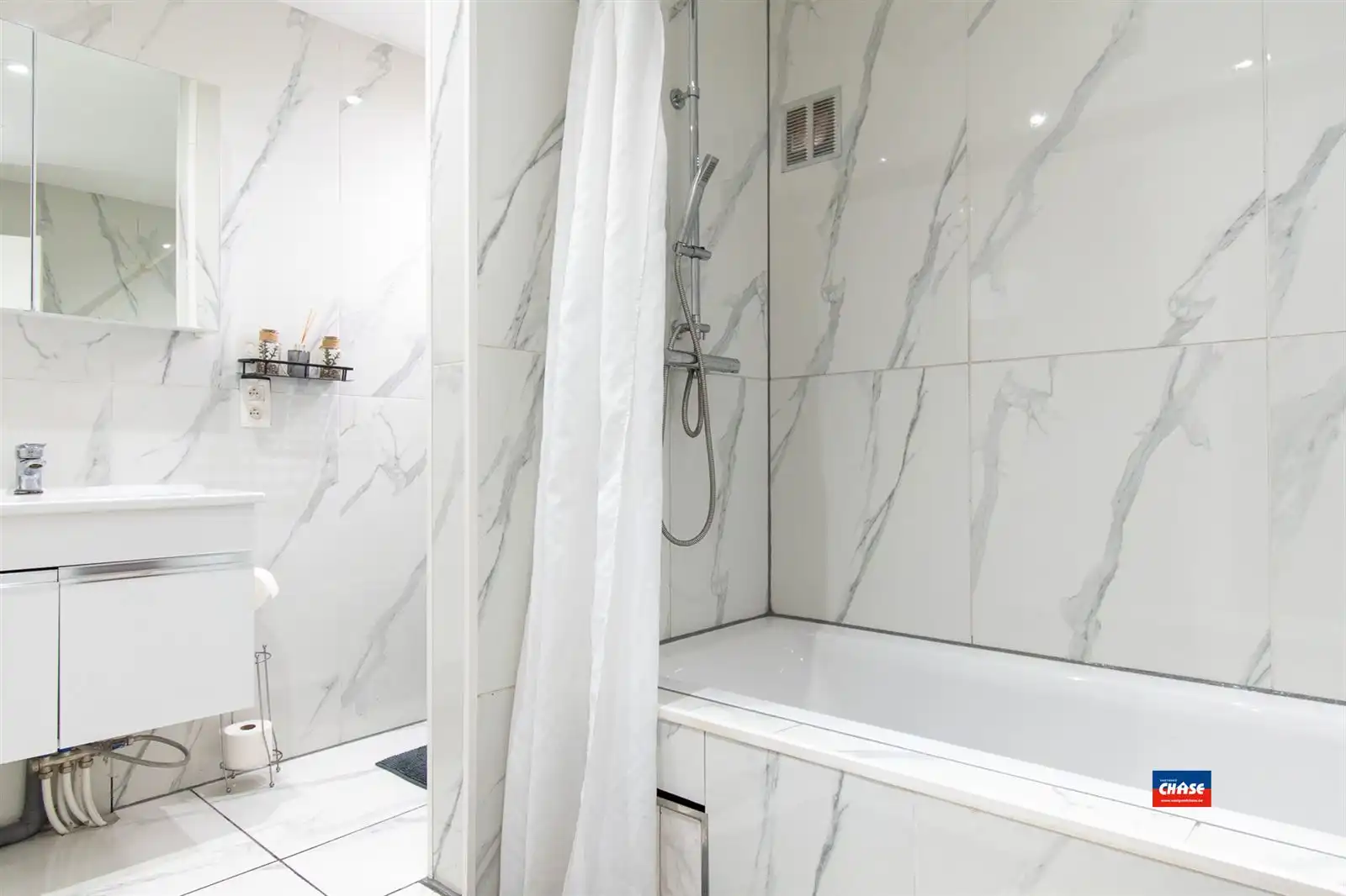 Gezinswoning met 4 tot 5 slpks en tuin  foto 13