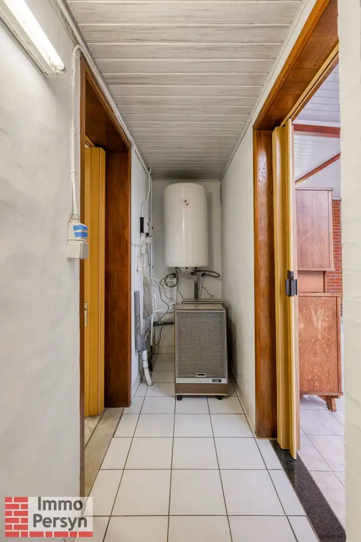 Vrijstaande woning met werkplaats op ruim perceel in landelijke omgeving foto 19
