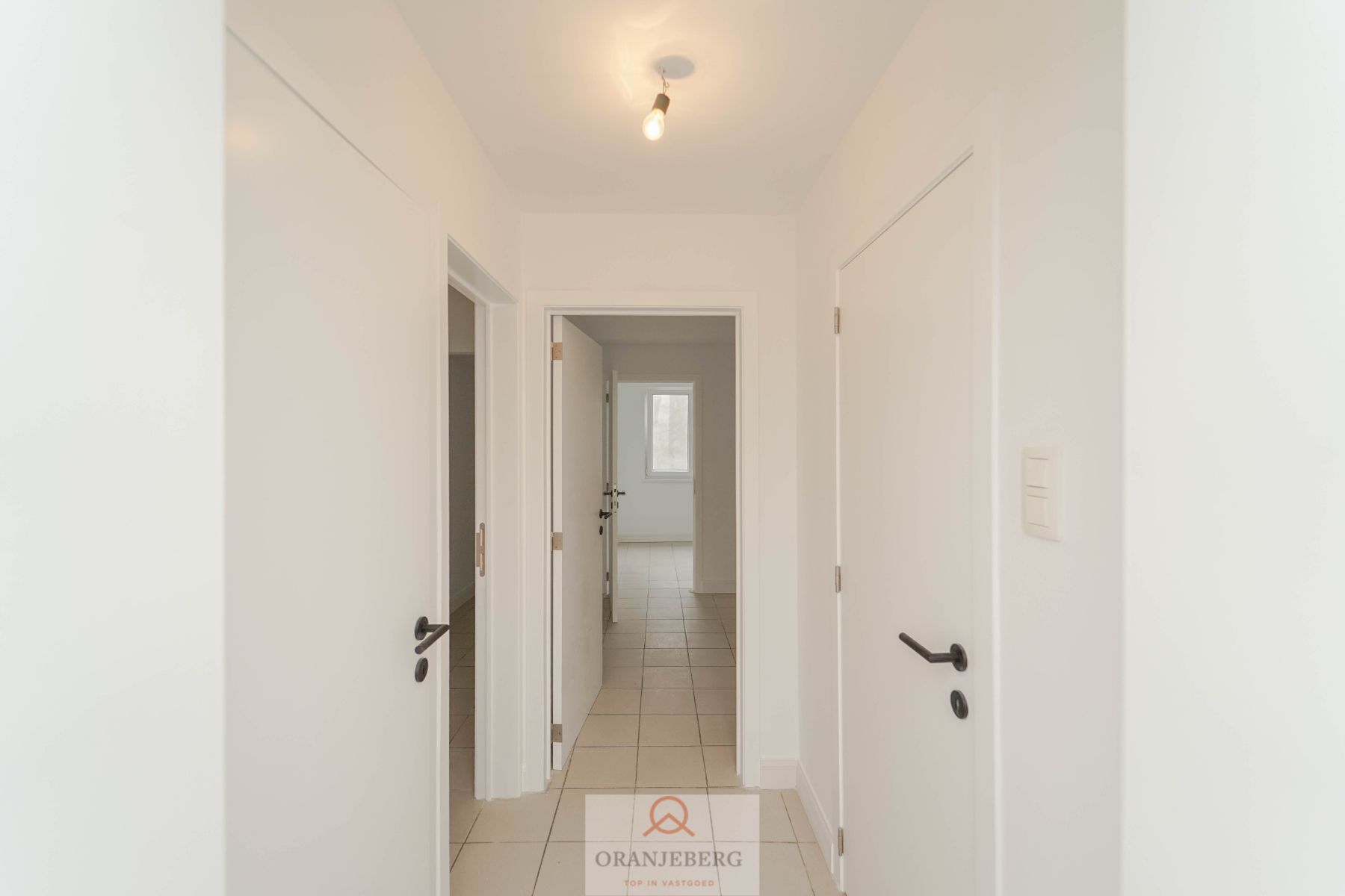 Appartement op het gelijkvloers met koertje (18 m²) te Rooigemlaan ! foto 9
