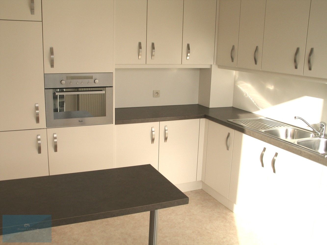 🏡 Instapklaar appartement met 3 slaapkamers in hartje Genk – mét prachtig uitzicht! 🌇 foto 2