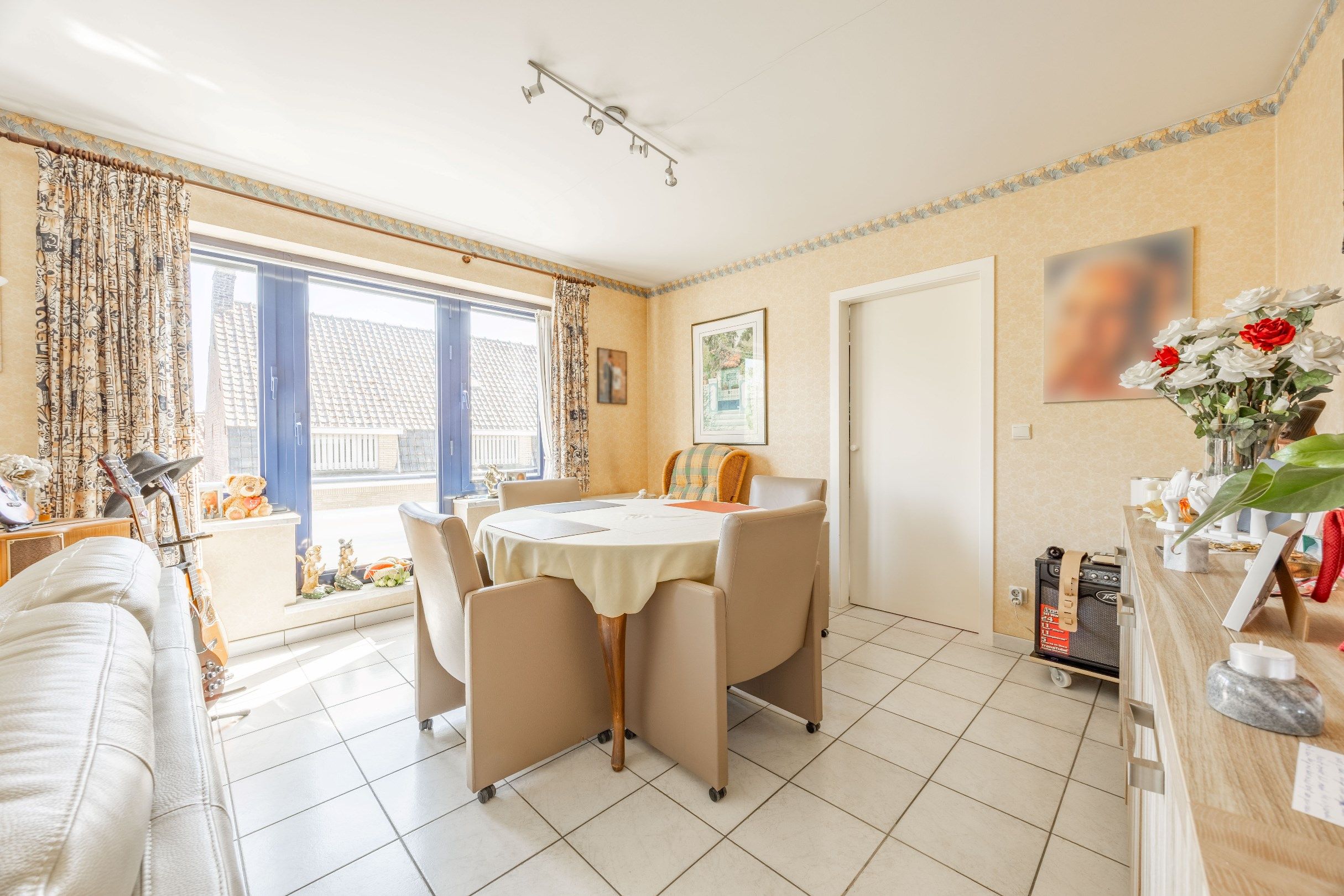 CENTRAAL GELEGEN APPARTEMENT MET 2 SLAAPKAMERS foto 3