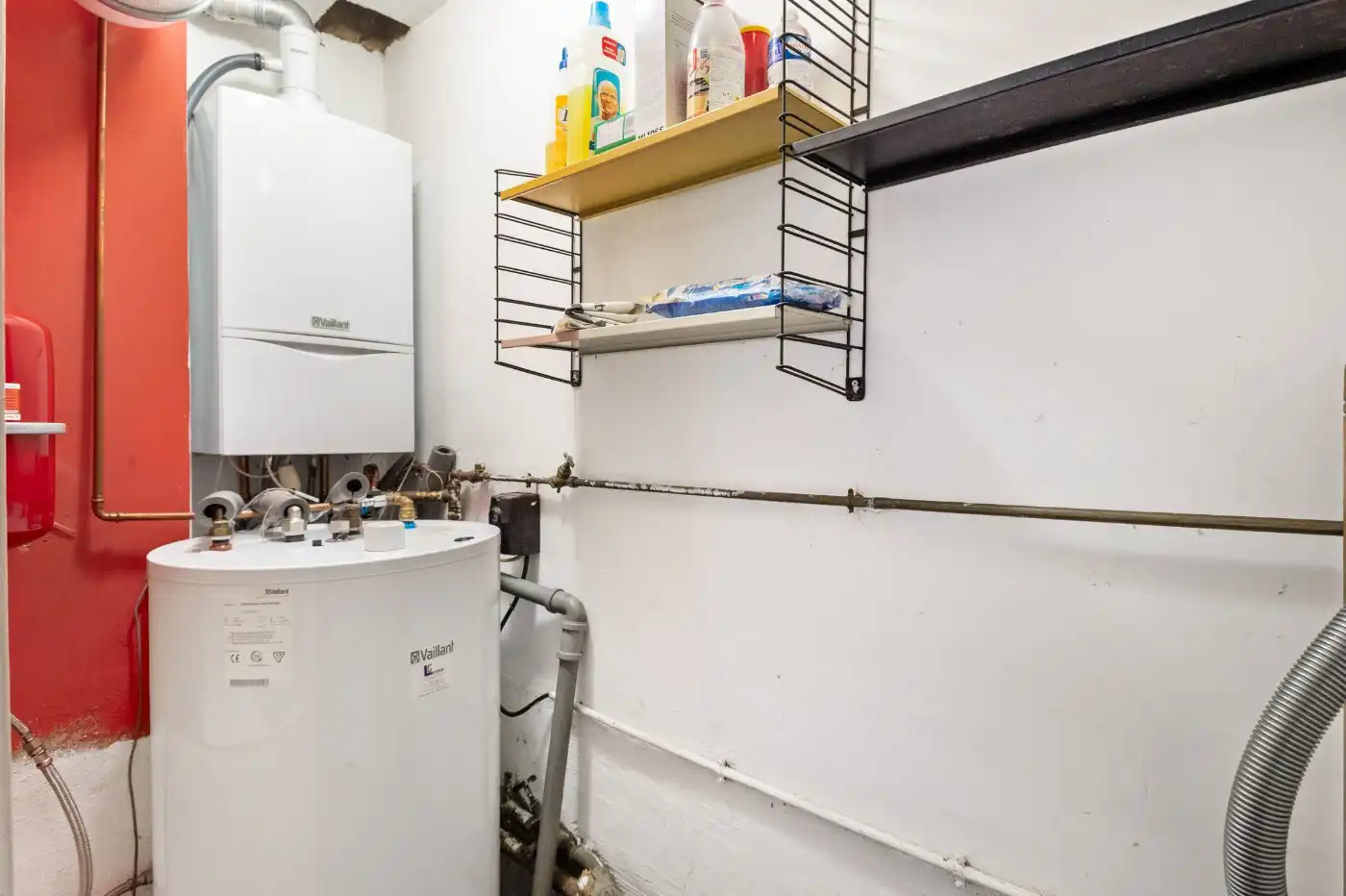 Te renoveren woning met 3 slpk., garage en tuin foto 20