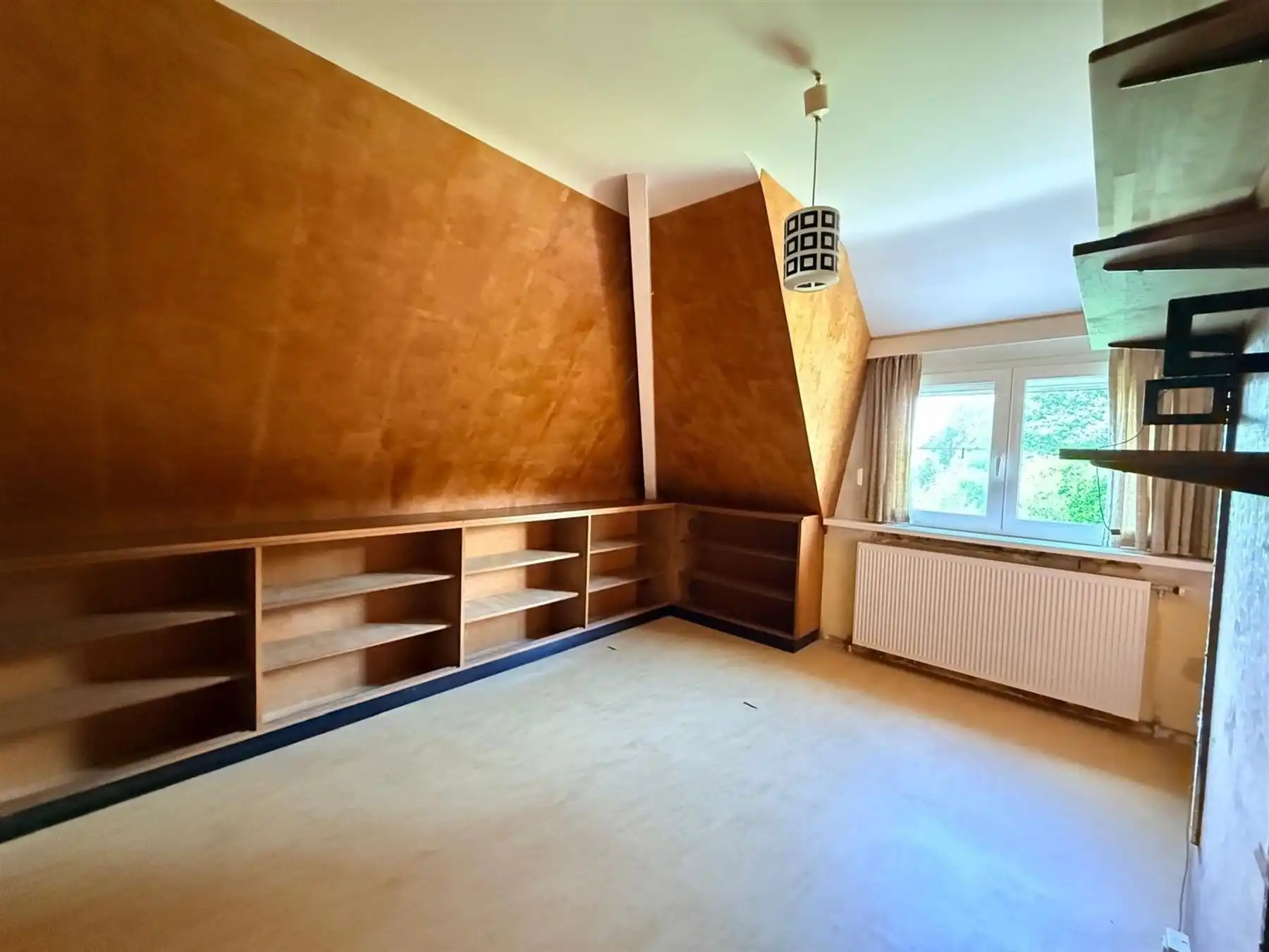 RESIDENTIEEL 3-GEVEL WONING MET MOOIE TUIN foto 8