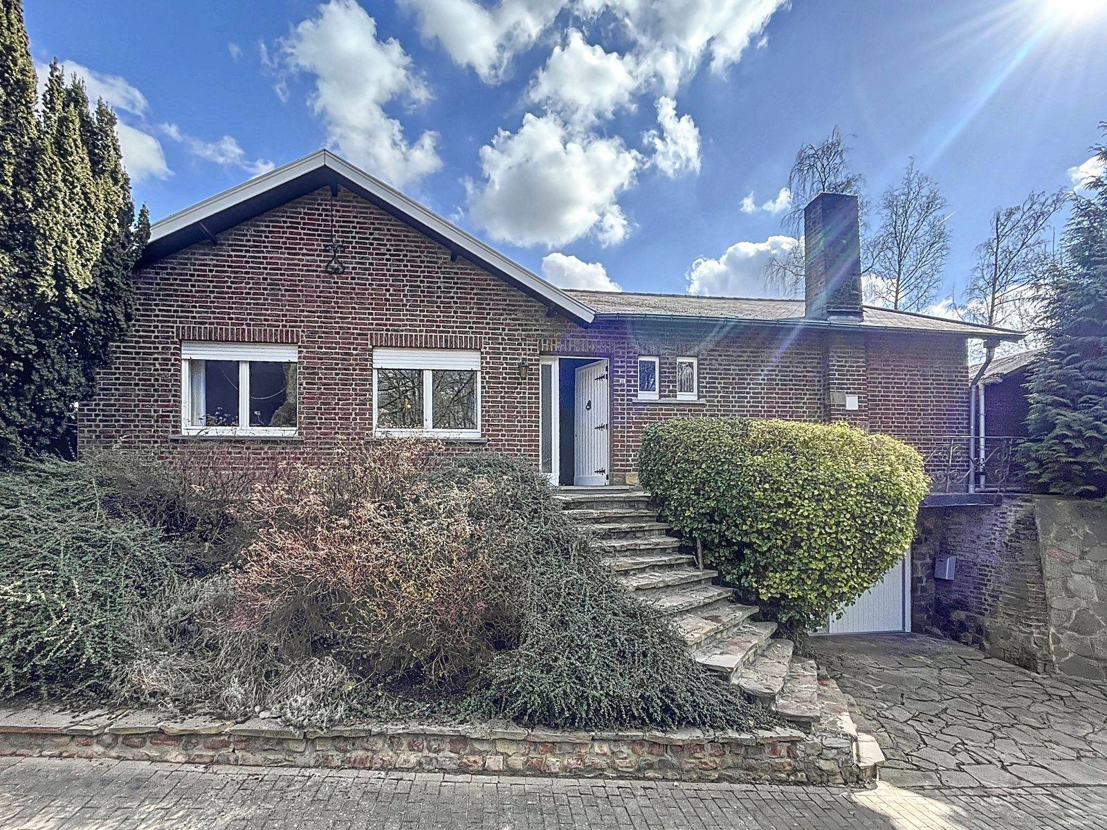 Gelijkvloerse villa met 3 slks & tuin op 7 minuten van  E40  foto 16