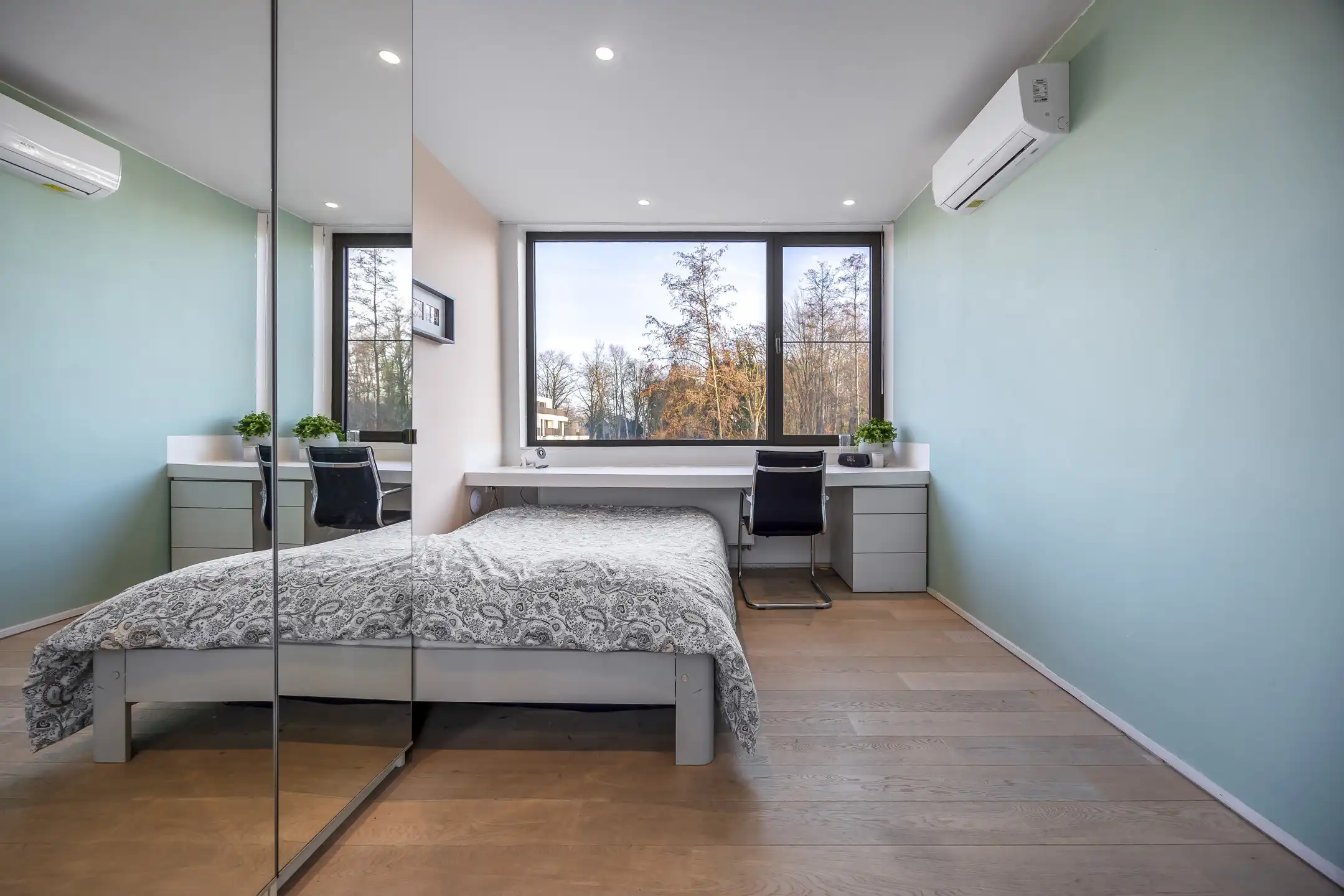 Luxueuze moderne villa met zwemvijver en prachtig poolhouse foto 46