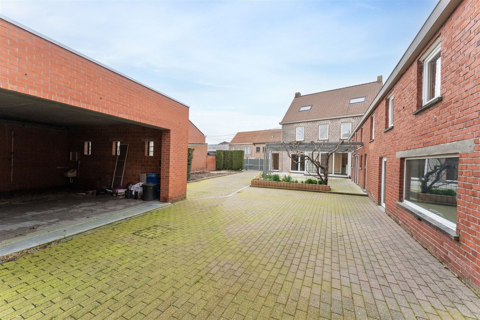 Woning met magazijn en aparte toegang foto 17