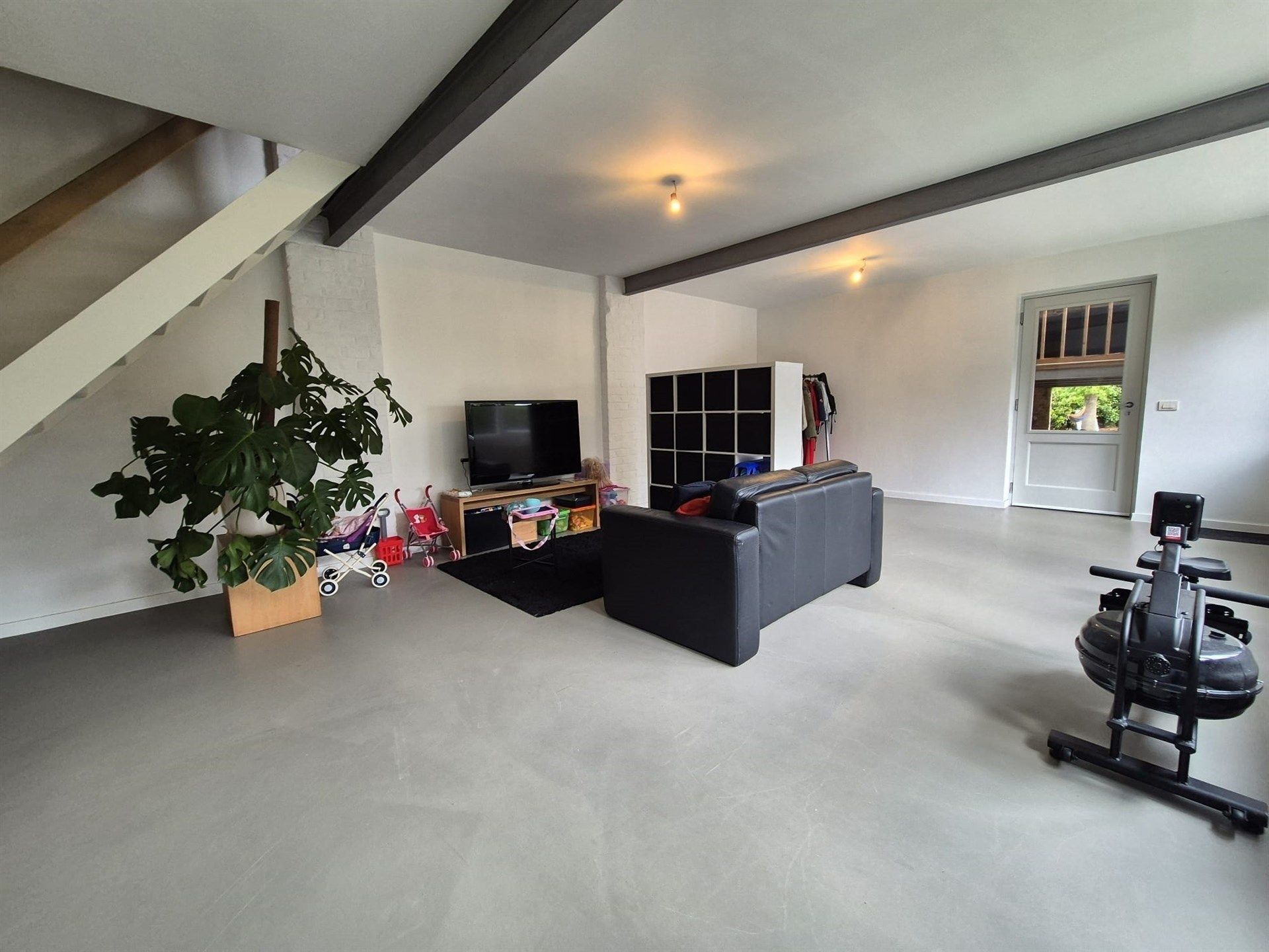 Uitzonderlijke ruime woning voor maximum 1 jaar. foto 7