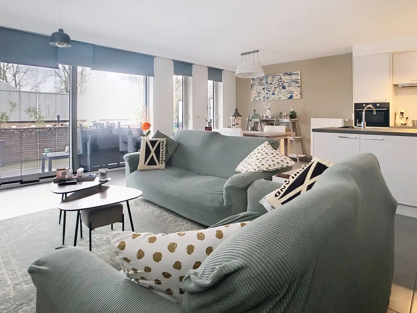 Gelijkvloers appartement met 2 slkrs, terras en staanplaats foto 12