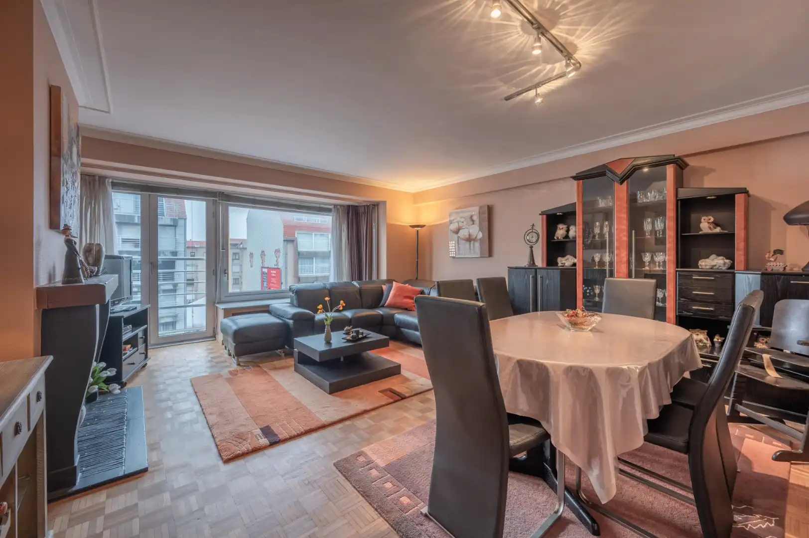 Op te frissen appartement met centrale ligging op Lippenslaan foto 2