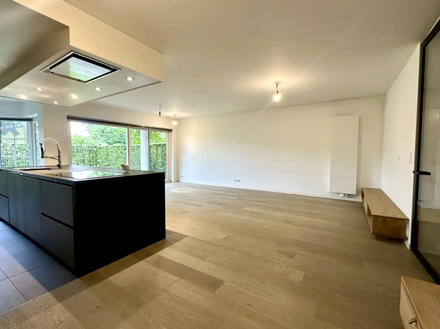 Luxueus afgewerkt gelijkvloers appartement foto 3