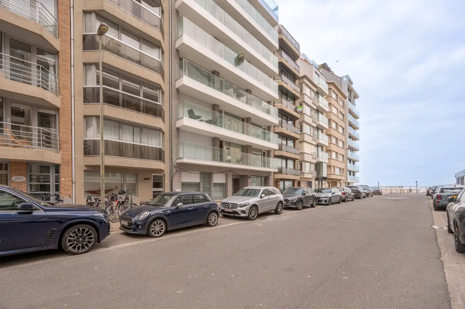 Instapklaar 3-slaapkamerappartement met zijdelings zeezicht foto 18