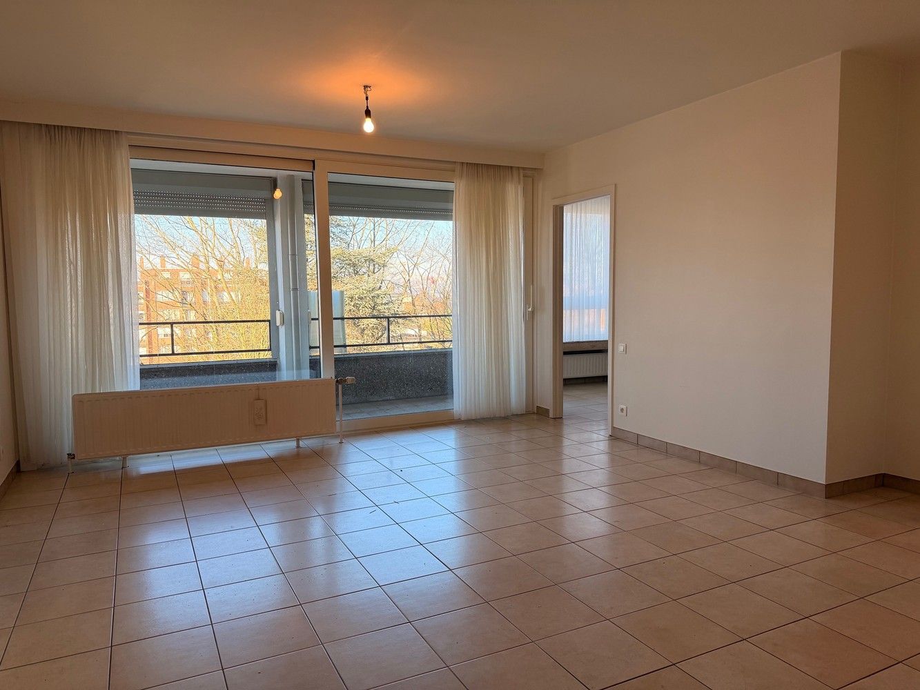 Appartement met 2 slaapkamers, kelder en ondergrondse autostaanplaats foto 3