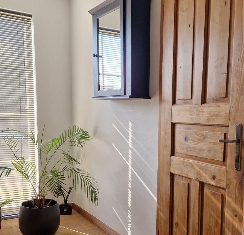 Handelspand met uitzonderlijke visibiliteit & ruim appartement – Toplocatie foto 5