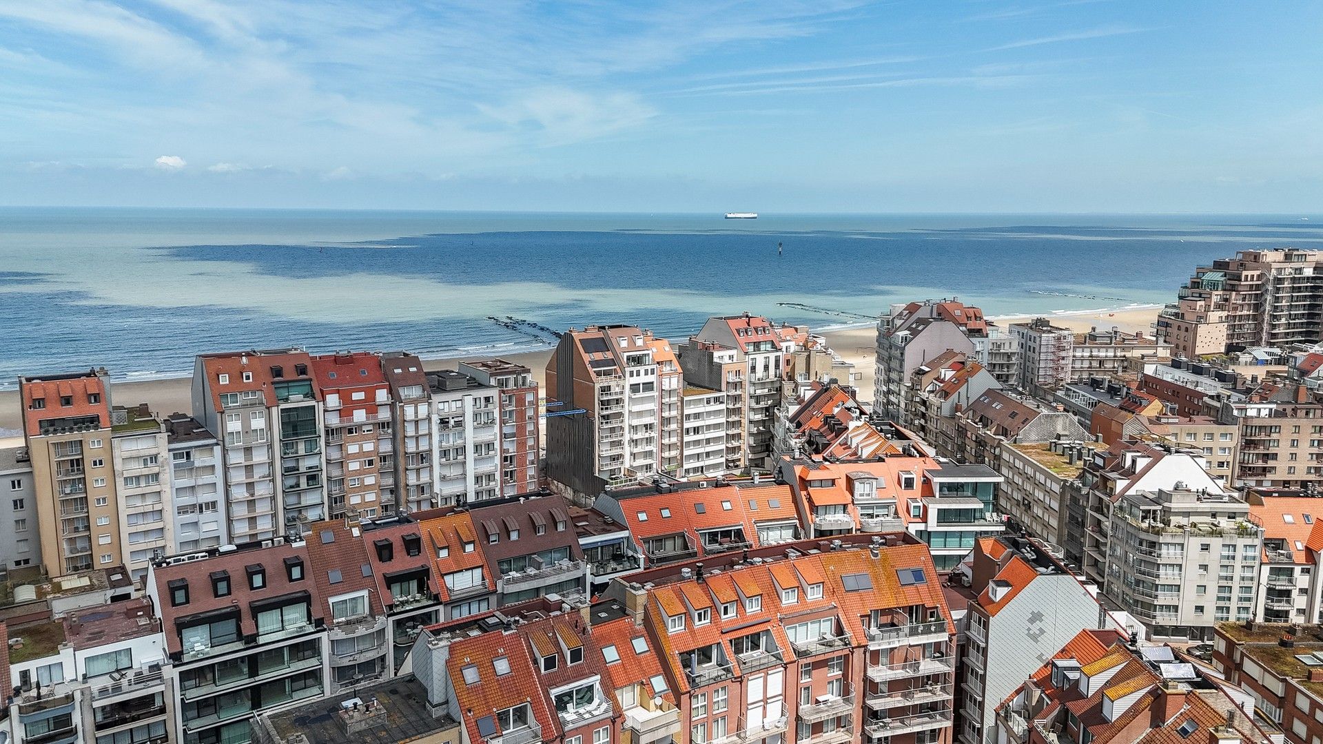 Prachtig penthouse met unieke zonneterrassen gelegen in het centrum van Knokke, op wandelafstand van de zee en de winkels. foto 15