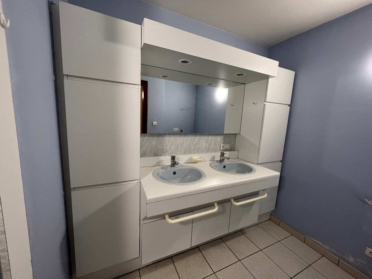 GEZELLIG GELIJKVLOERS APPARTEMENT TE HUUR IN LANGEMARK foto 9