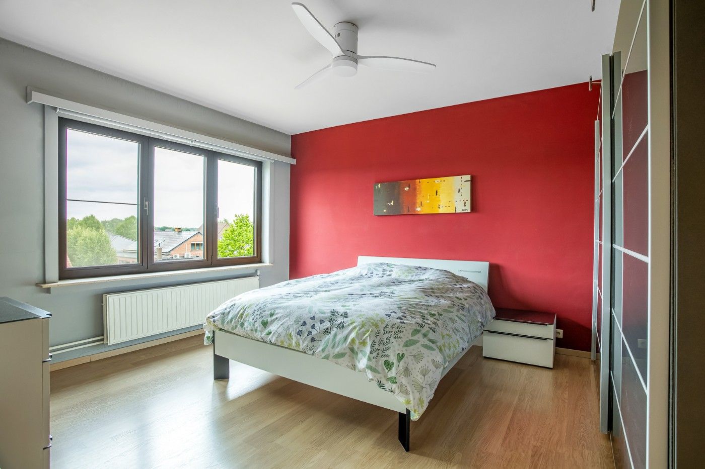 Ruime, instapklare bel-etagewoning met 3 slpk., inpandige garage en tuin foto 19