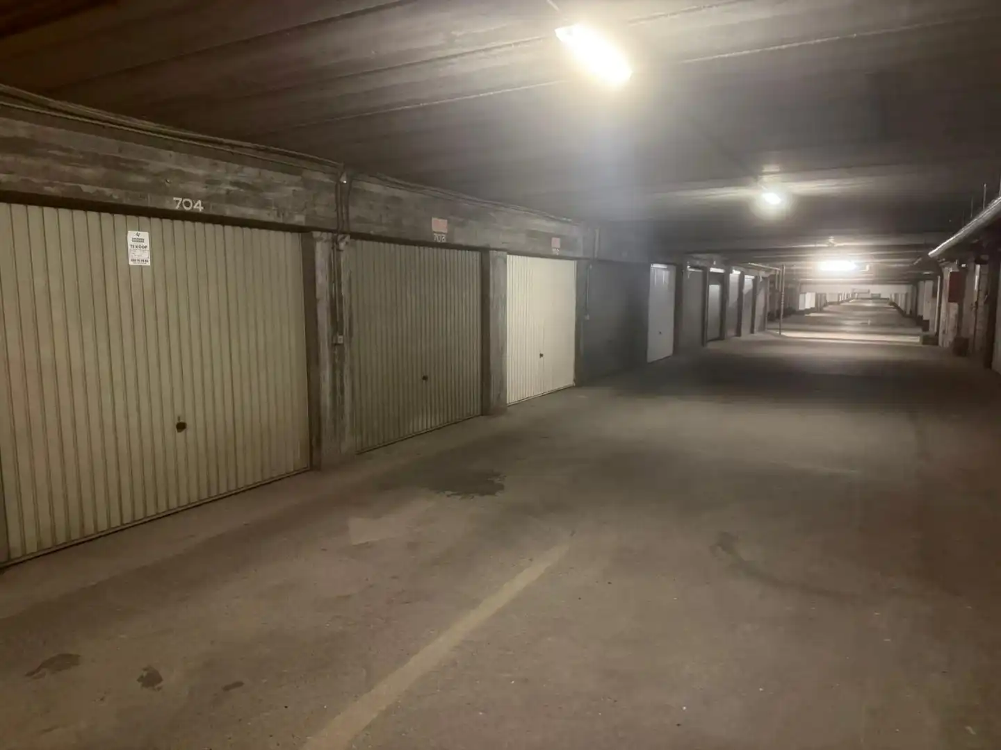 AFGESLOTEN GARAGEBOX - ROYAL PALACE 7 - 1 foto 3