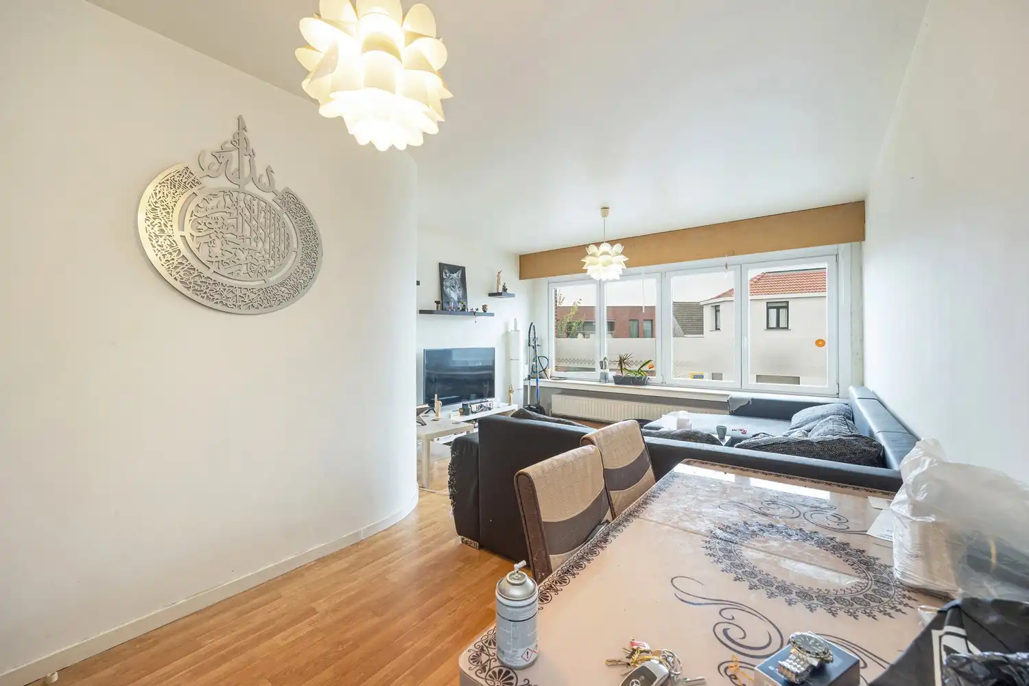 Op te frissen opbrengsteigendom comm. ruimte + 2 app. foto 8