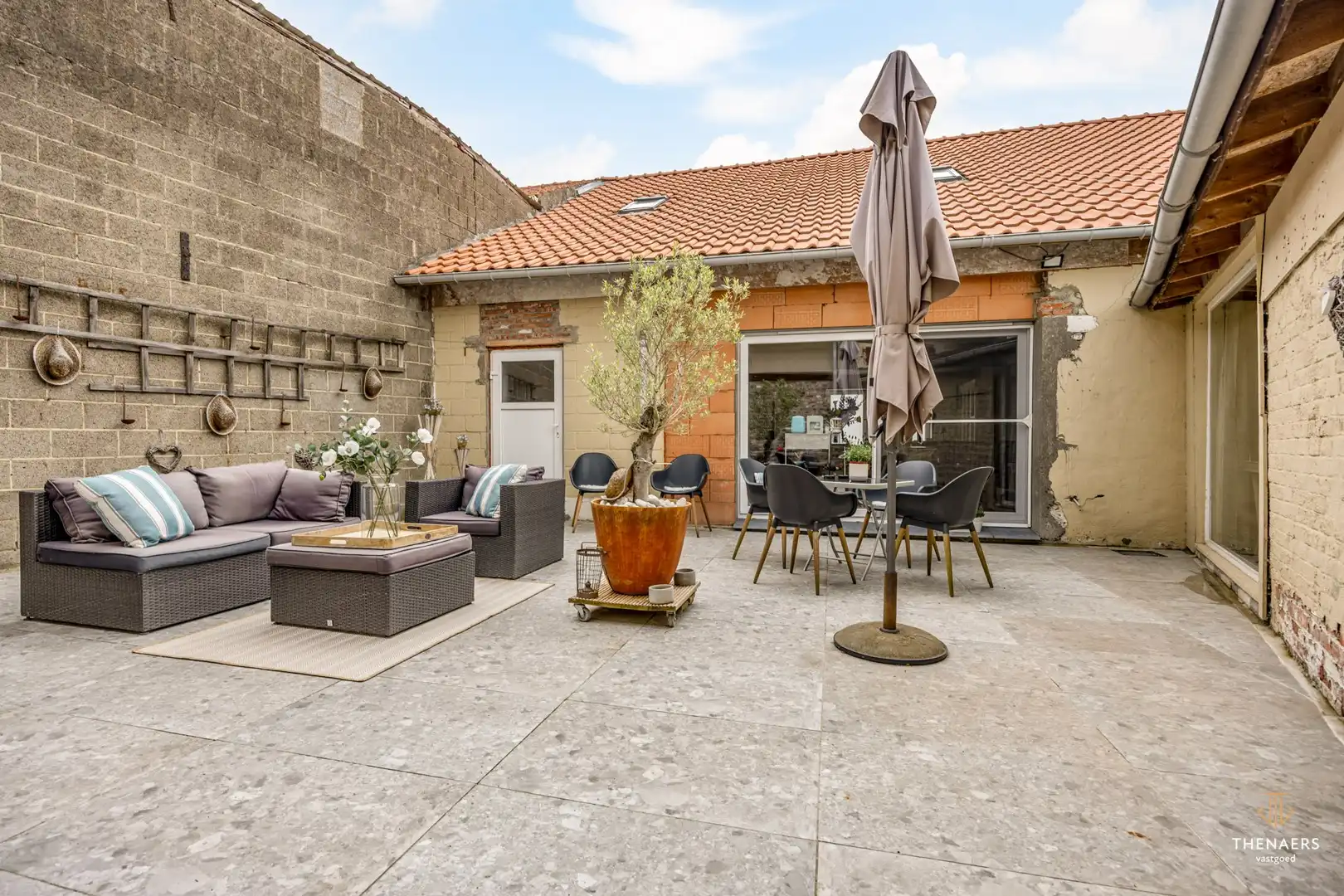 Karaktervolle hoevewoning met 3 slaapkamers, gezellige binnenkoer en tuin op een perceel van 370 m². foto 28