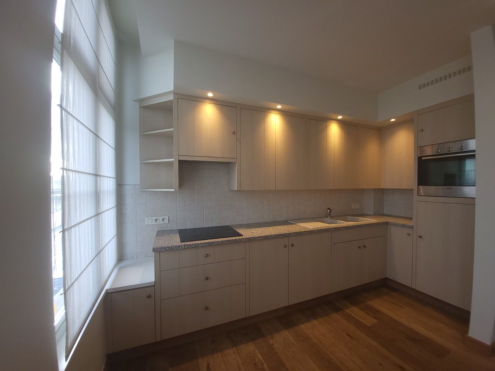 Gezellig éénslaapkamer appartement in herenwoning met zicht op water foto 4