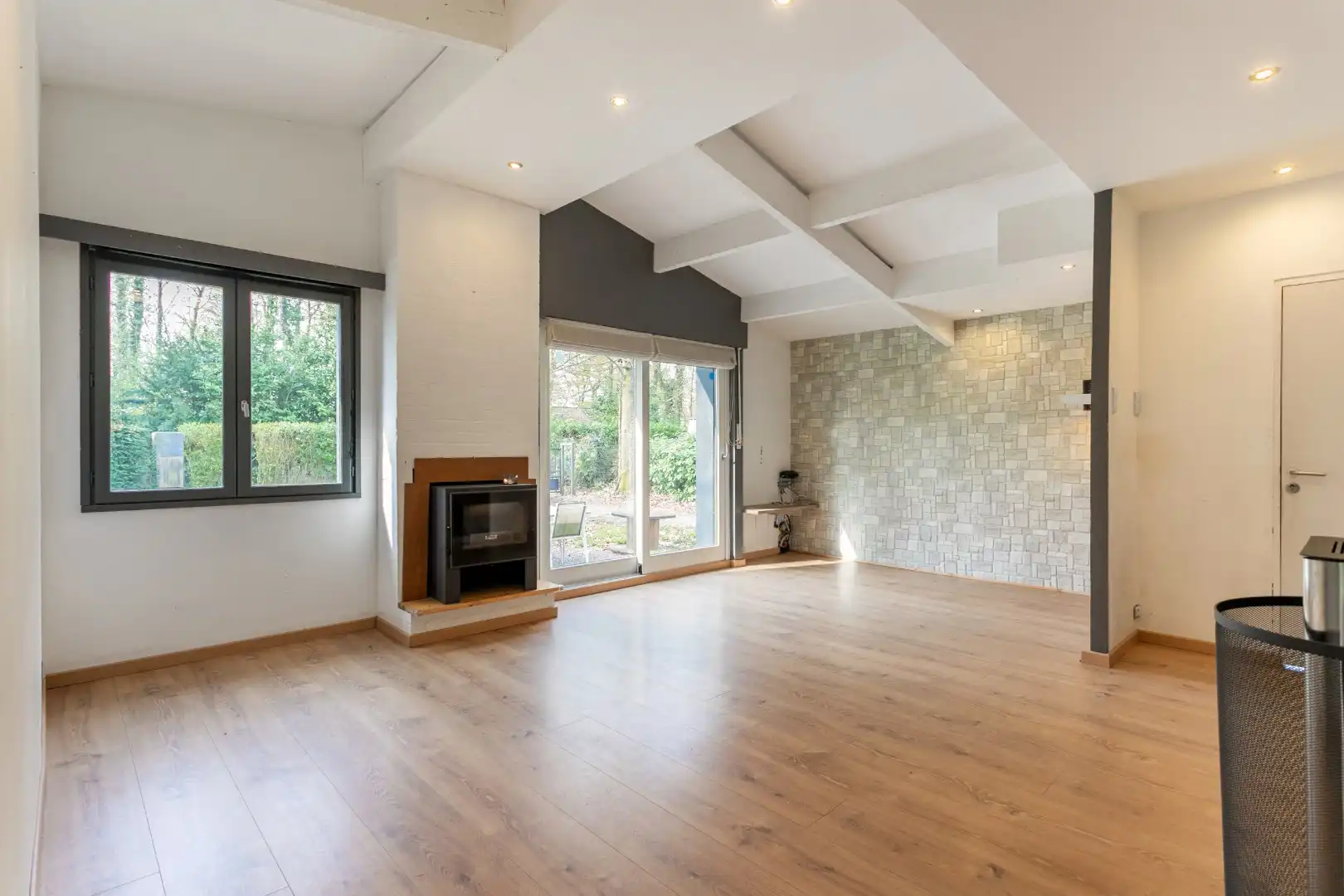 Charmante instapklare bungalow met 3 slaapkamers en garage, gelegen in een rustige en groene woonomgeving foto 10