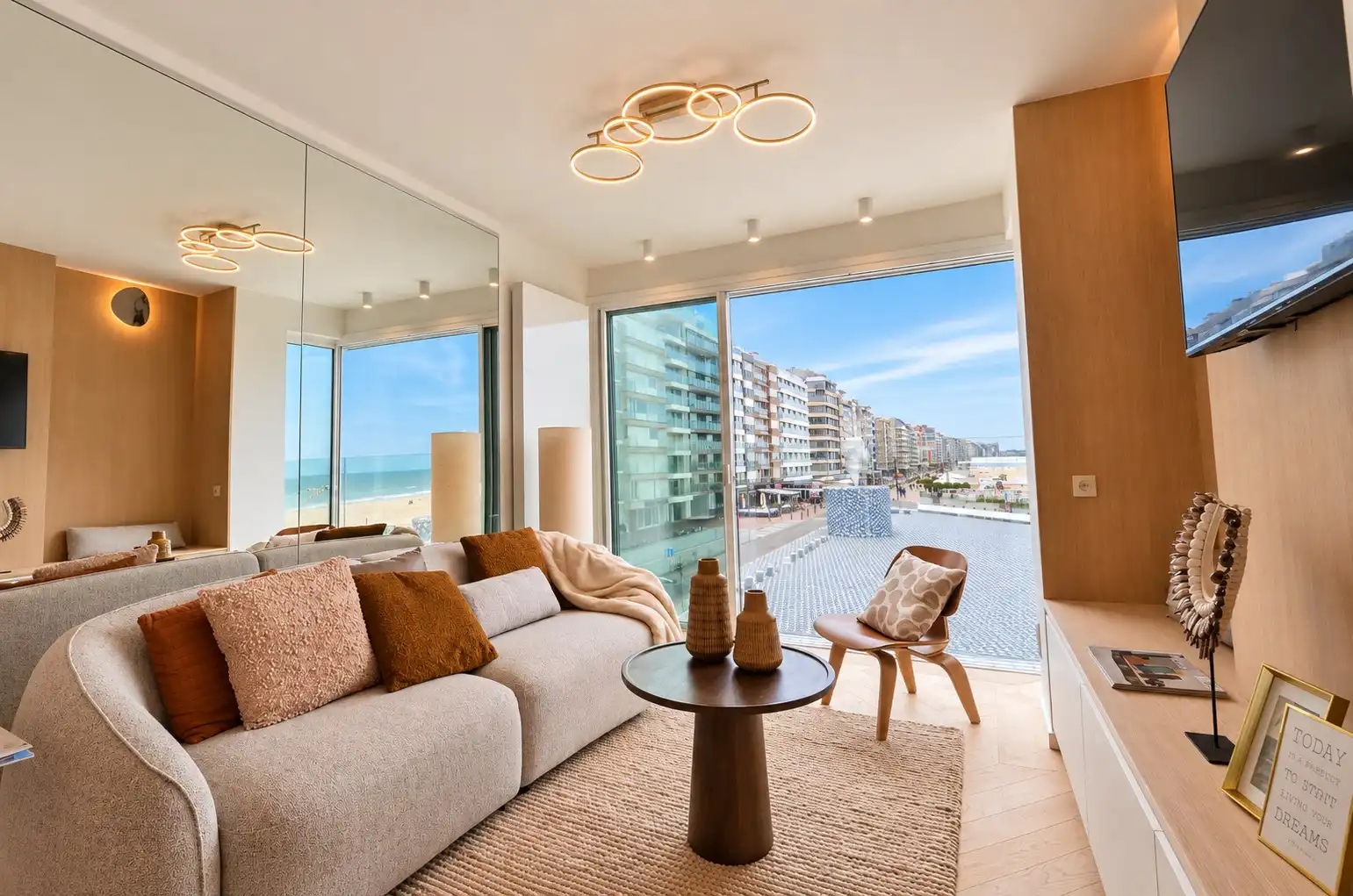 Volledig gerenoveerd appartement met frontaal zeezicht gelegen aan het Rubensplein. foto 6