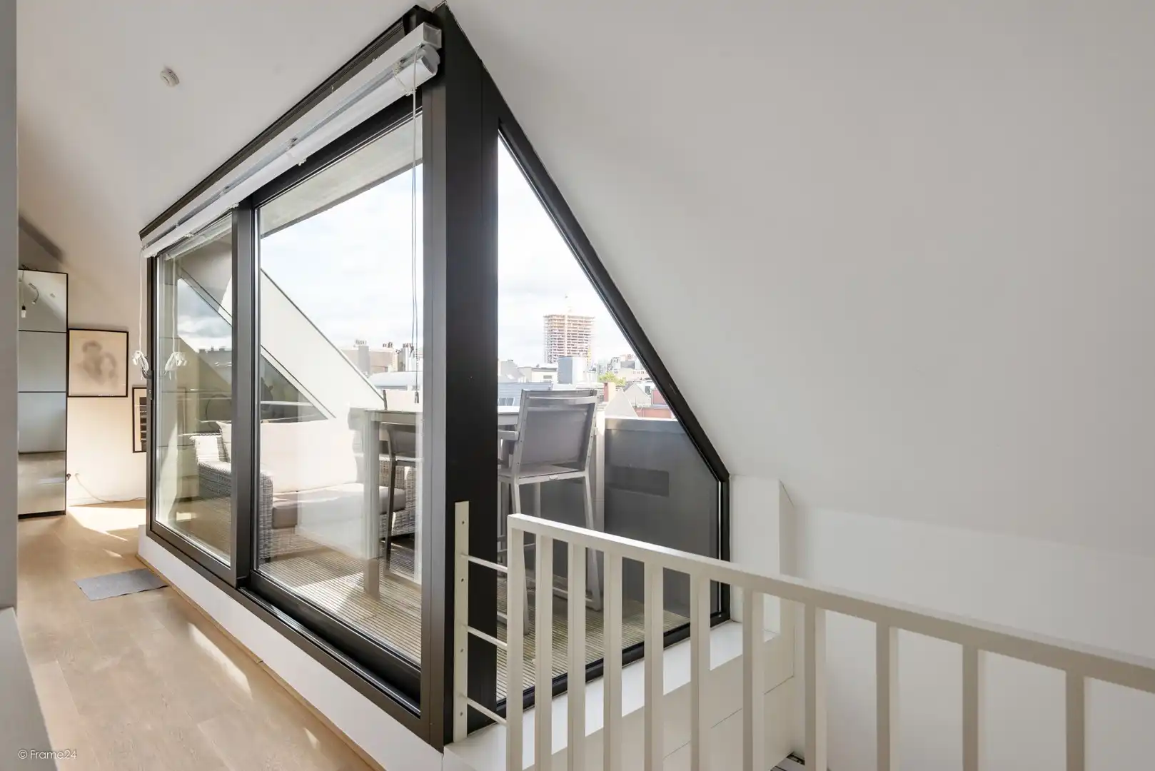 DUPLEX APPARTEMENT MET TWEE SLAAPKAMERS EN TERRAS foto 10