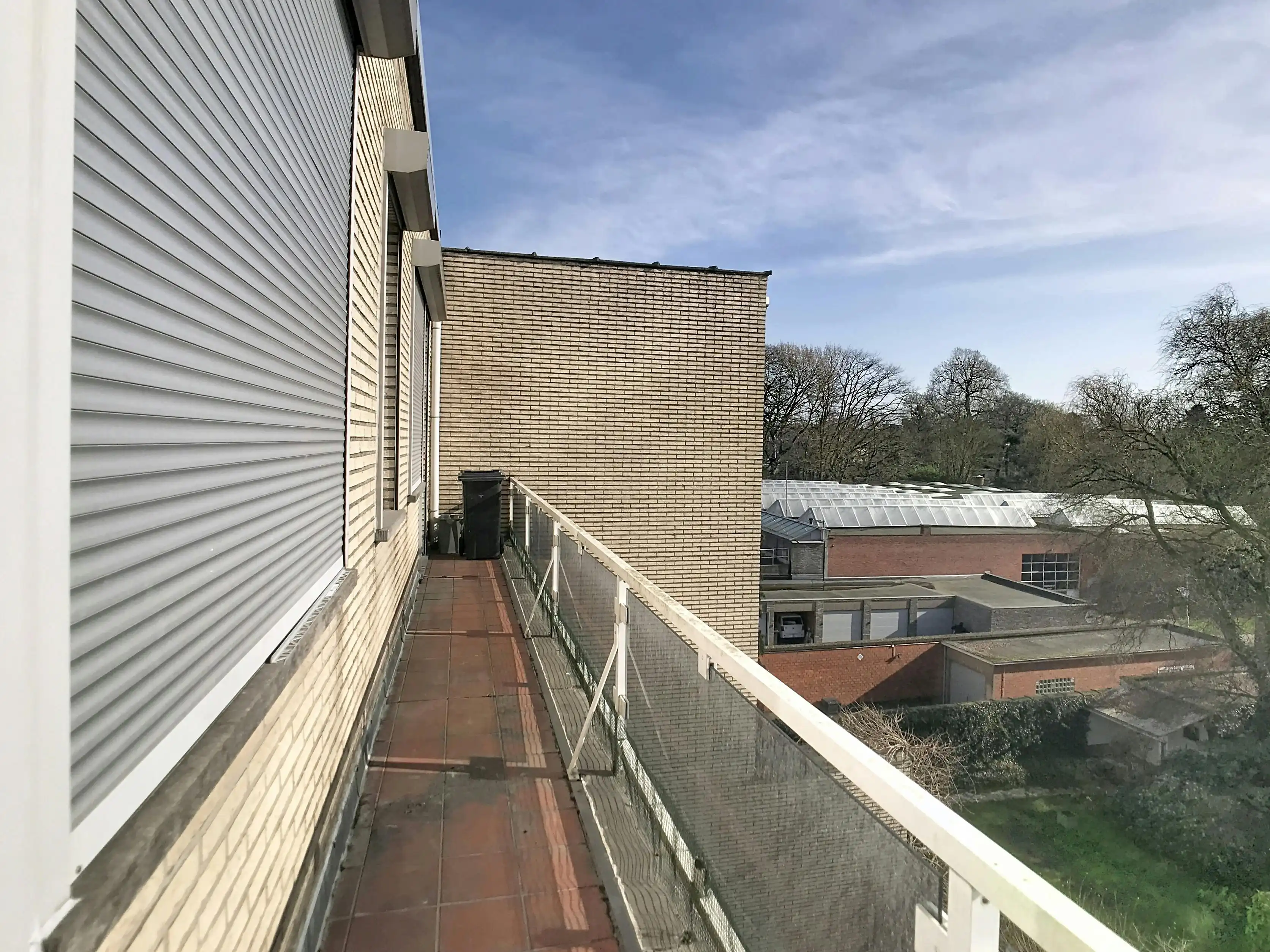 Lichtrijk en centraal gelegen ruim appartement met garage foto 20