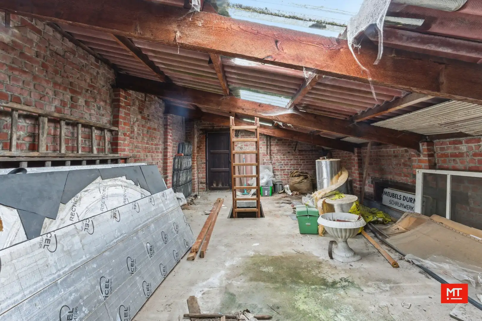 Bijzonder ruime woning met atelier in het centrum Zonnebeke foto 21