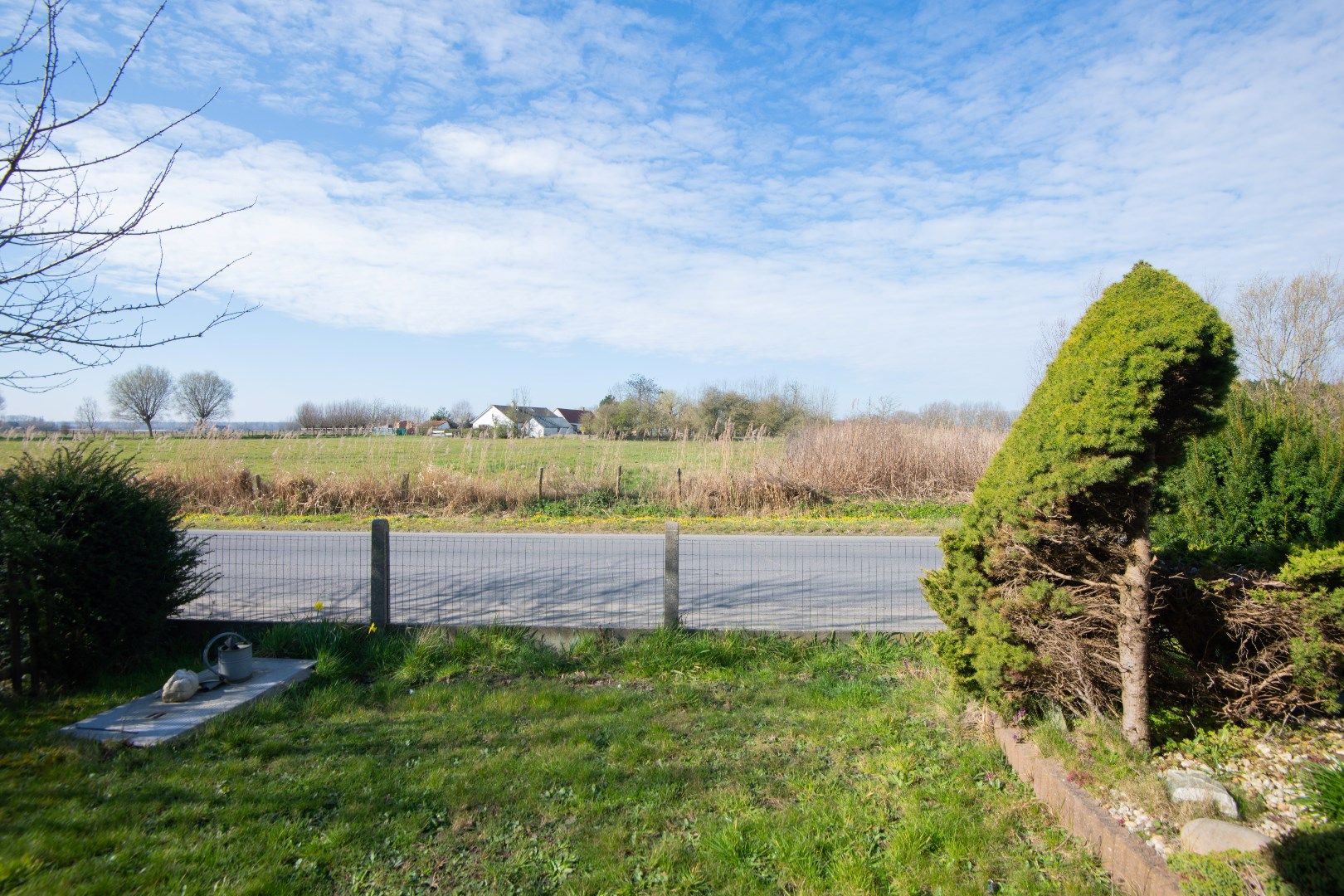Op te frissen villa rustig gelegen met open zicht op de Polders vlakbij Westkapelle-dorp foto 6