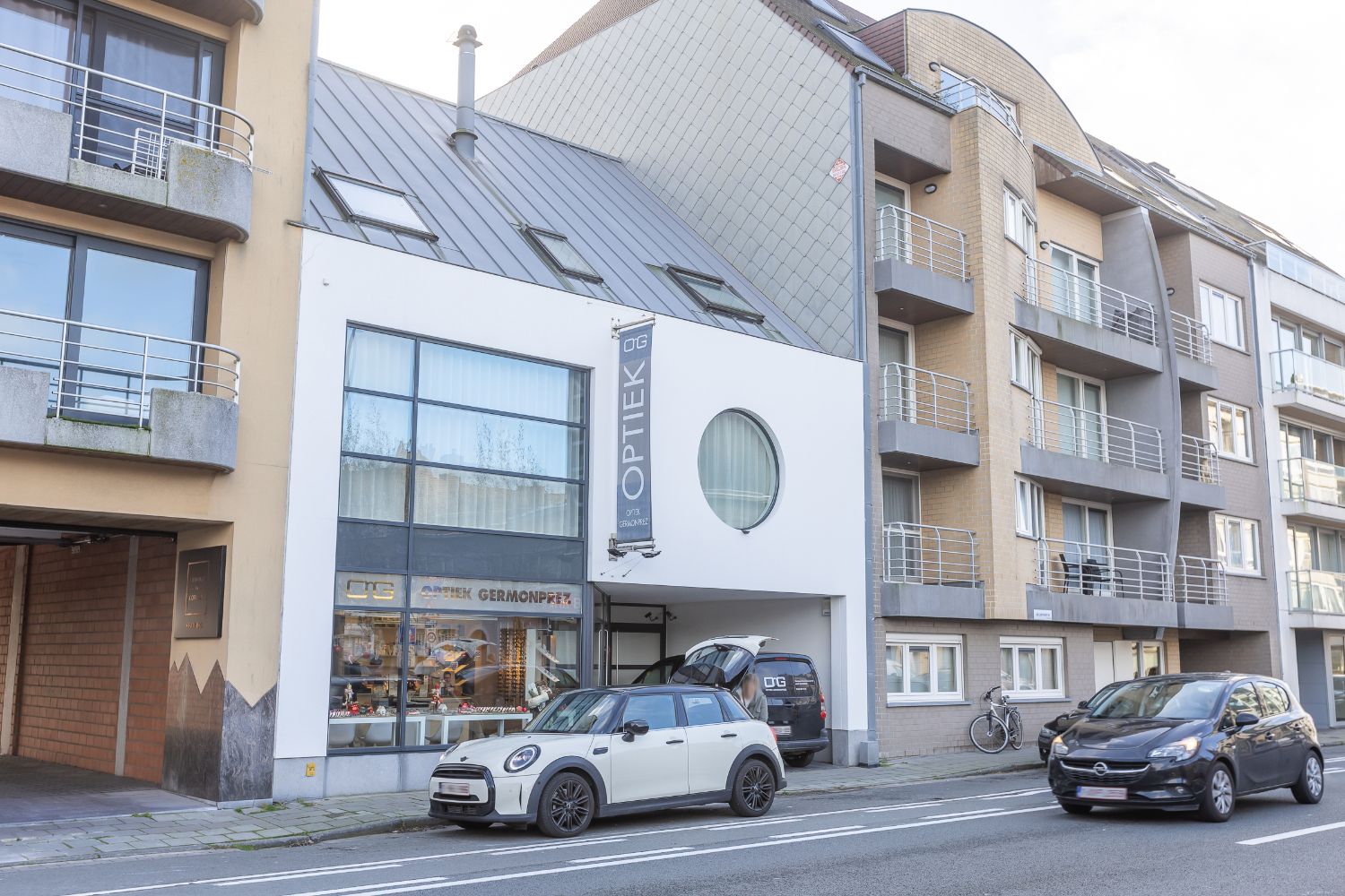 Moderne woning met handelsruimte op commerciële ligging! foto 45