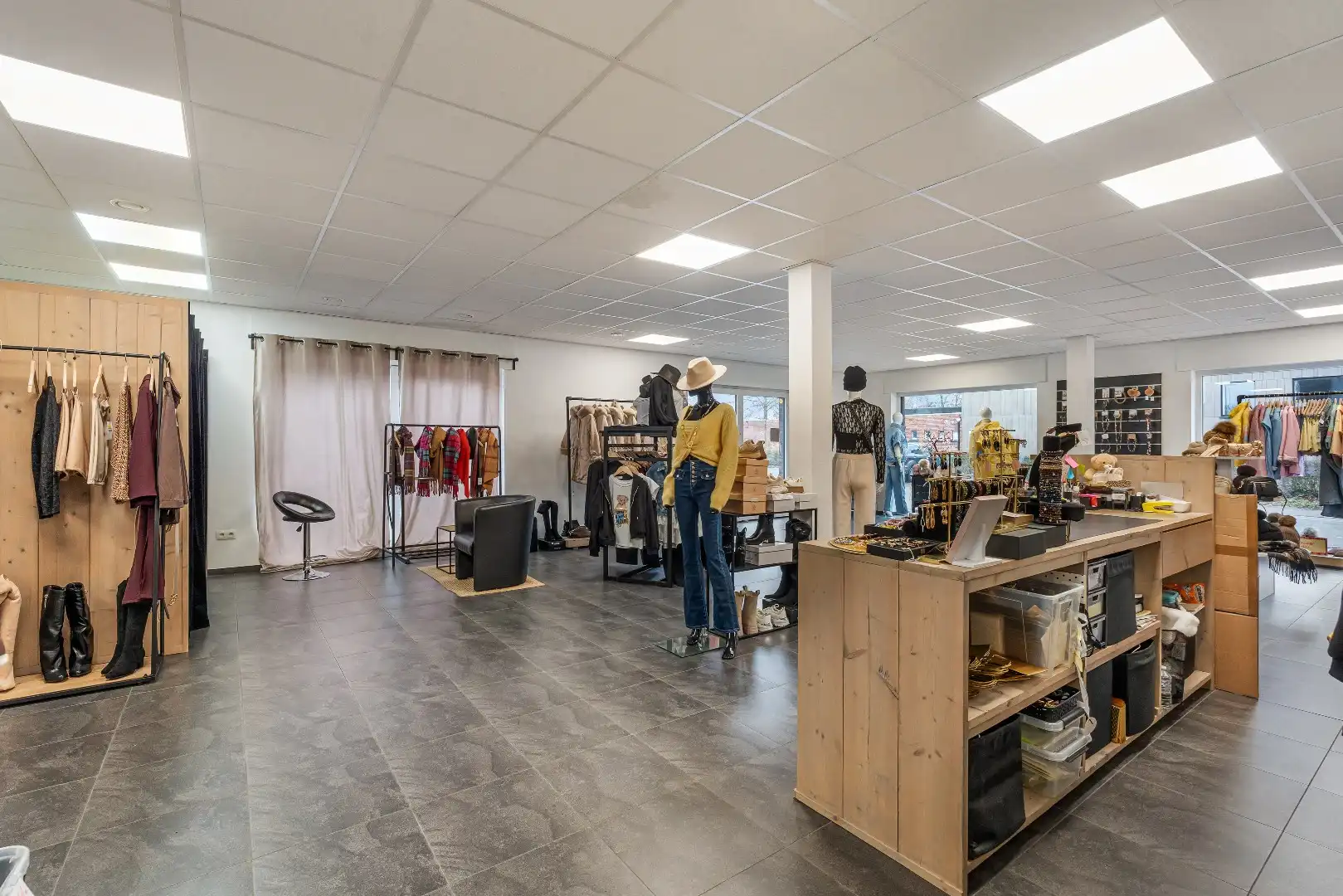 Handelsruimte, 110 m² + kelder, centrum van Houthalen-Oost foto 5