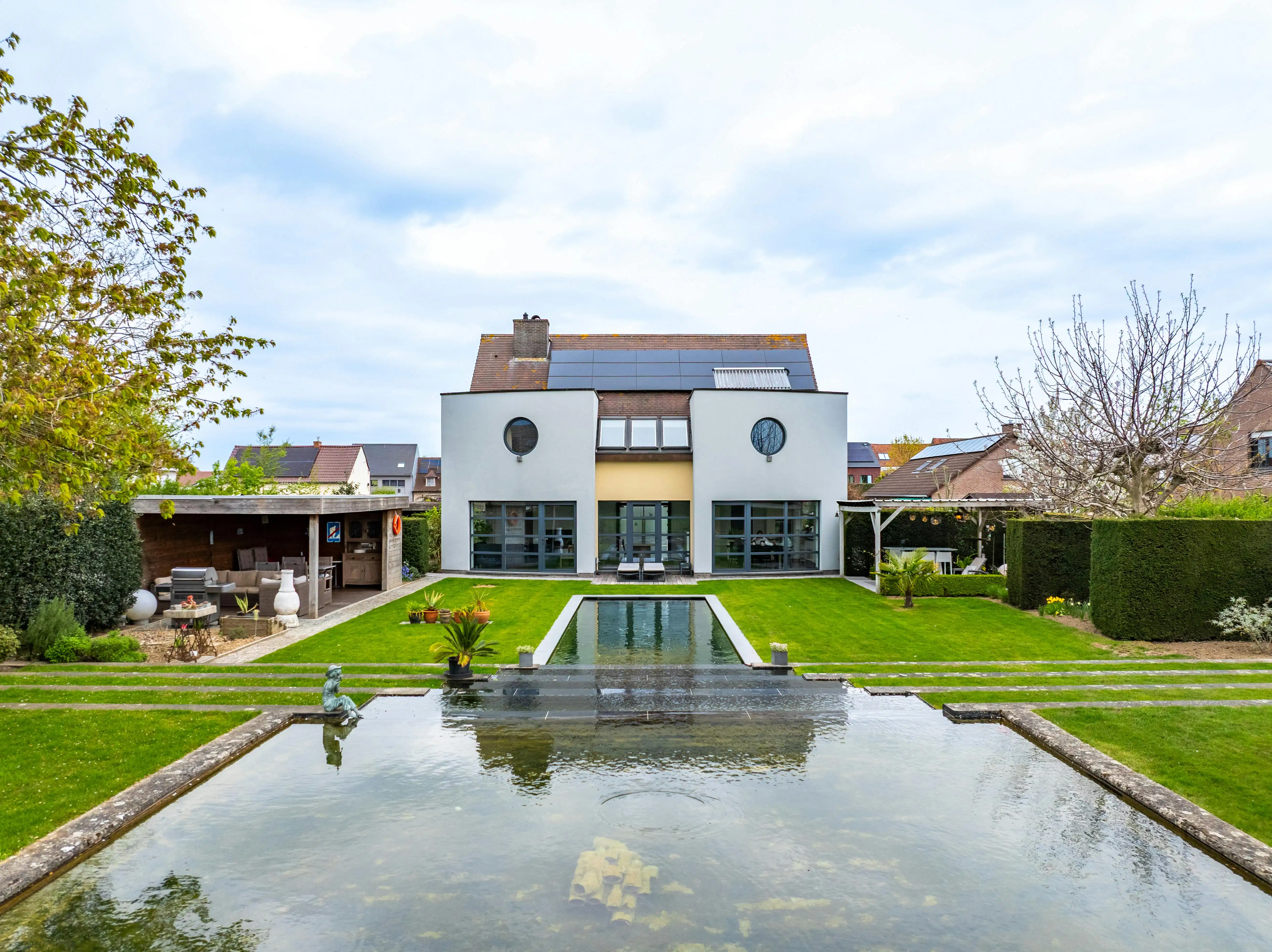 Villa op 2300 m² en vier slaapkamers te koop in Heule! foto 6