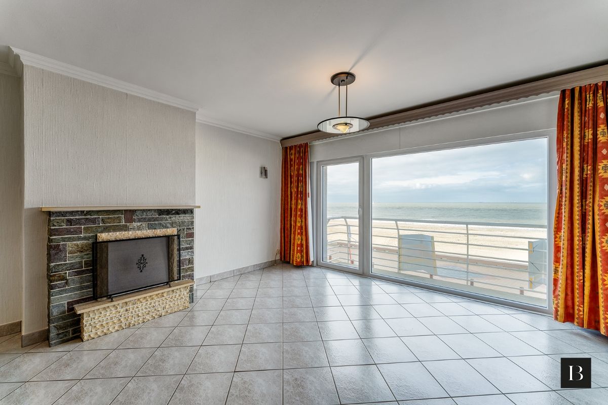 Instapklaar appartement met 2 slaapkamers op de zeedijk foto 2
