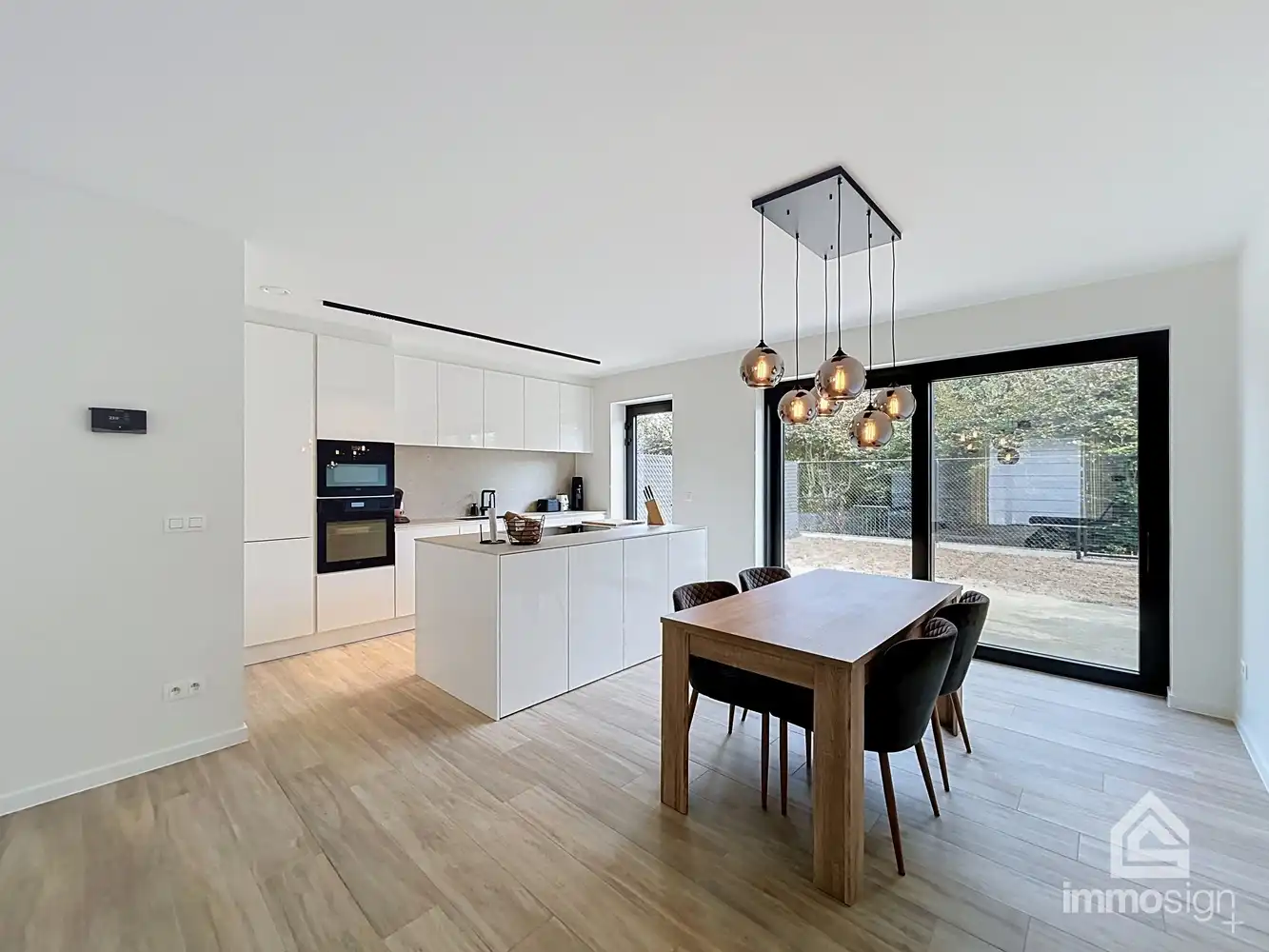 Lichtrijke woning met 3 volwaardige slaapkamers te Pelt! foto 10