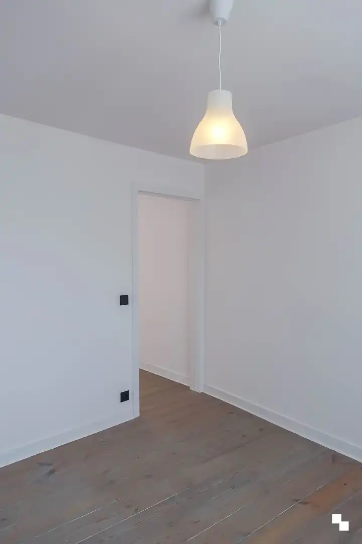 Ruime, volledig gerenoveerde woning met tuin nabij centrum Izegem foto 27