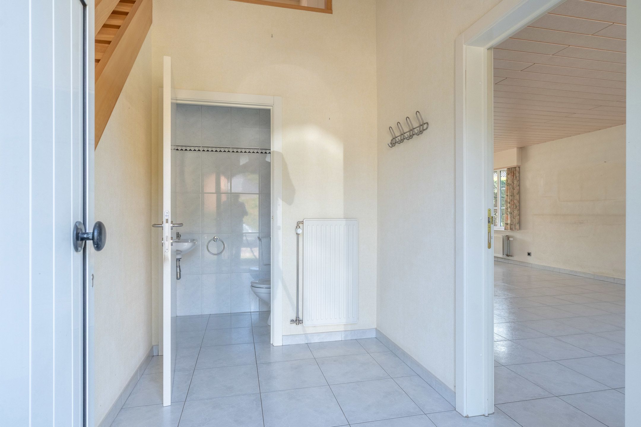 Ruime woning met 4 slpks op mooi zuidperceel van 1.041 m²  foto 4