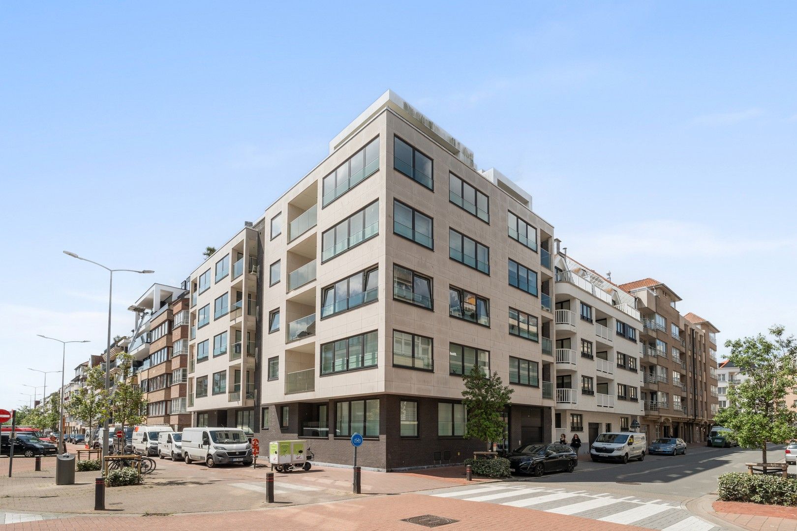 Prachtig penthouse met unieke zonneterrassen gelegen in het centrum van Knokke, op wandelafstand van de zee en de winkels. foto 8