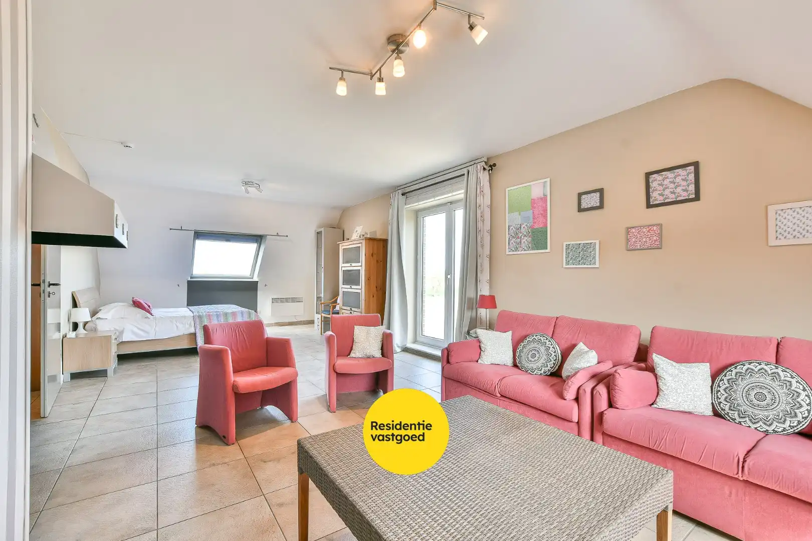 Unieke investeringskans: karaktervol hotel met 18 kamers & woonmogelijkheden te koop!  foto 27