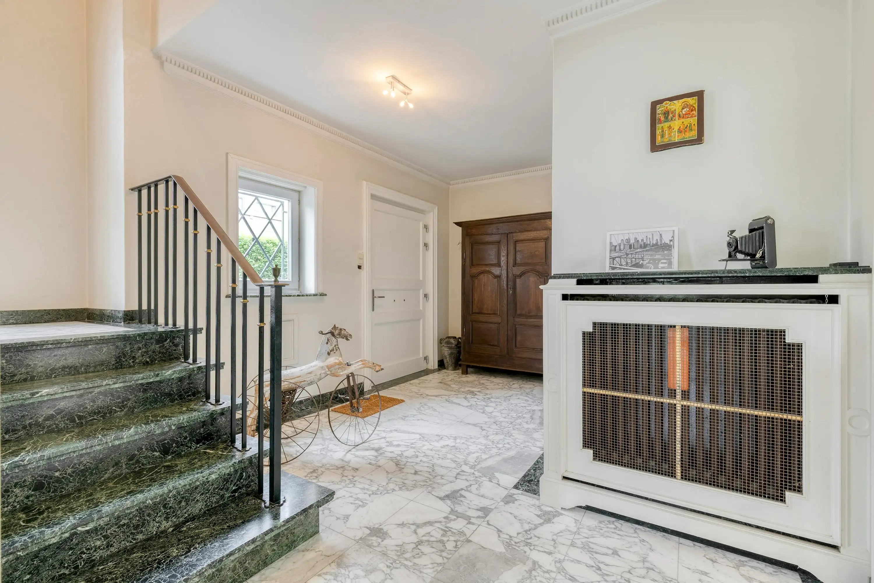 Villa te koop in Roeselare met ruim bijgebouw op 832 m² foto 4
