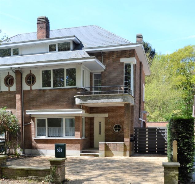 Gezellige woning met mooie tuin foto {{pictureIndex}}