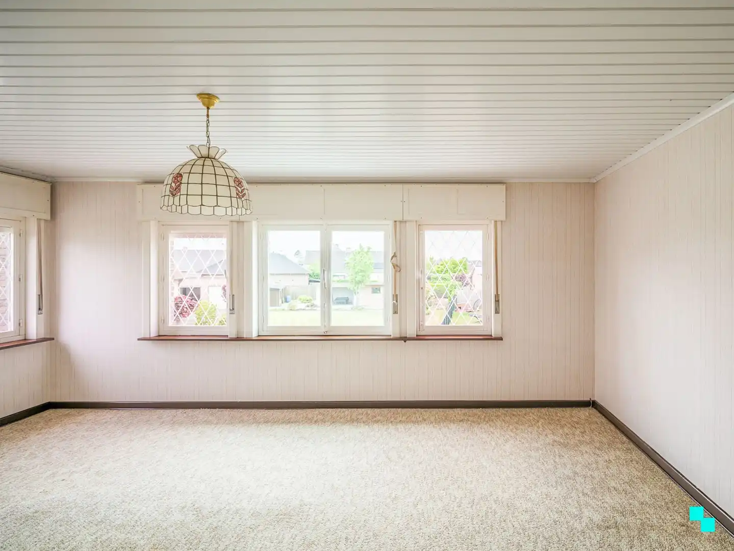 Ruime, te renoveren woning in het mooie Asper foto 14