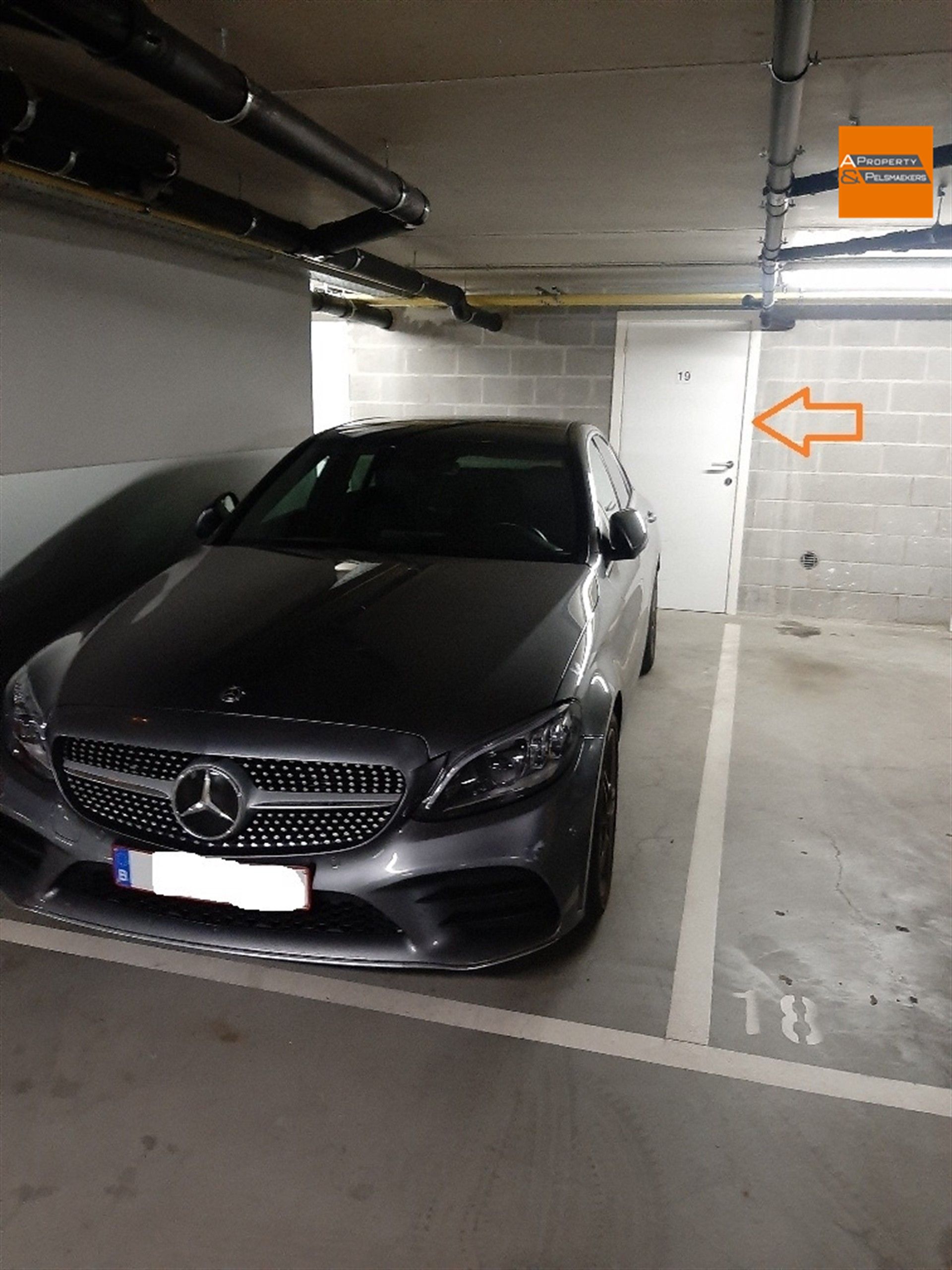 OPTIE : 5 ondergrondse staanplaatsen + 1 kelder foto 7