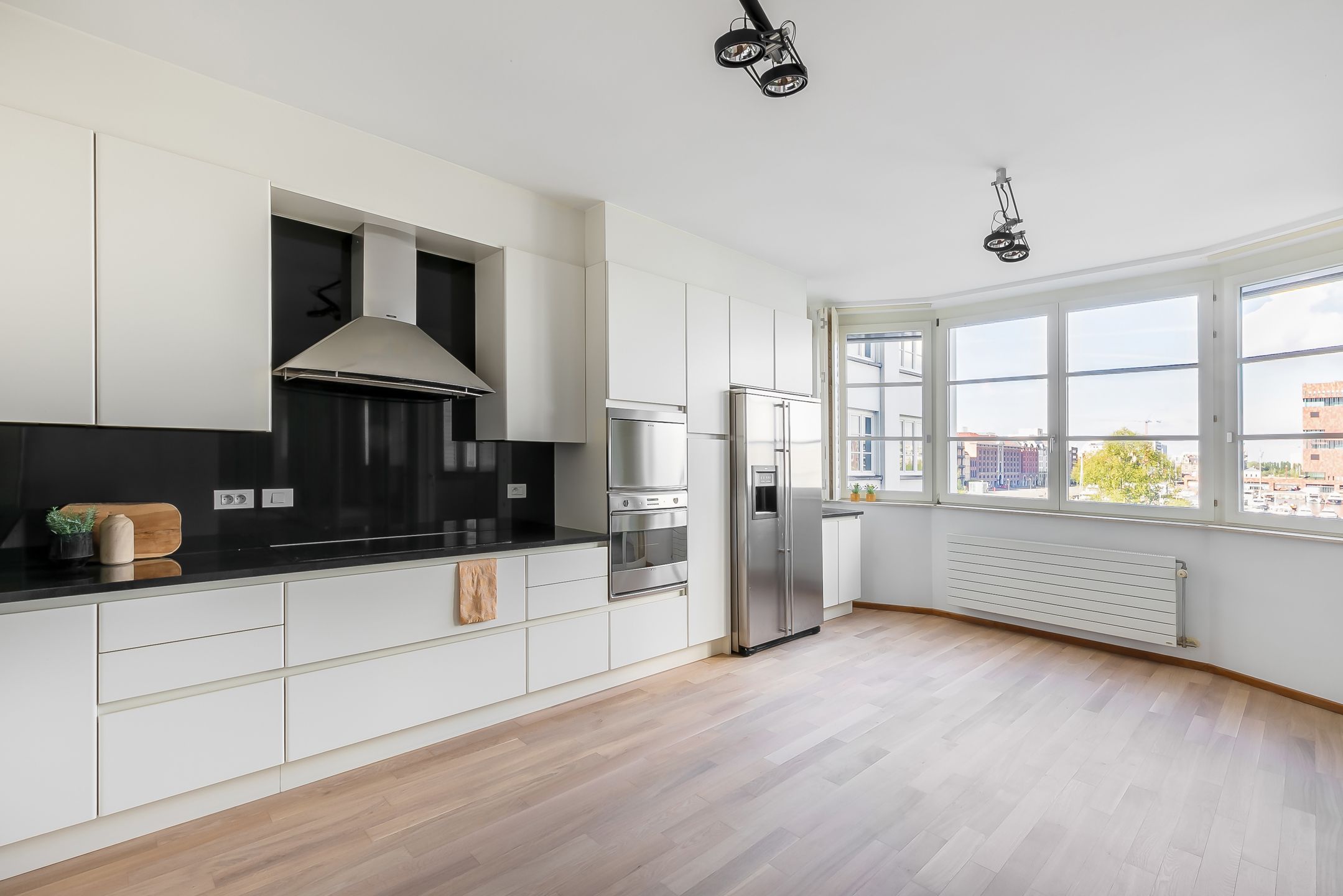 Volledig opgefrist appartement - 232 m² gelegen aan het MAS! foto 6