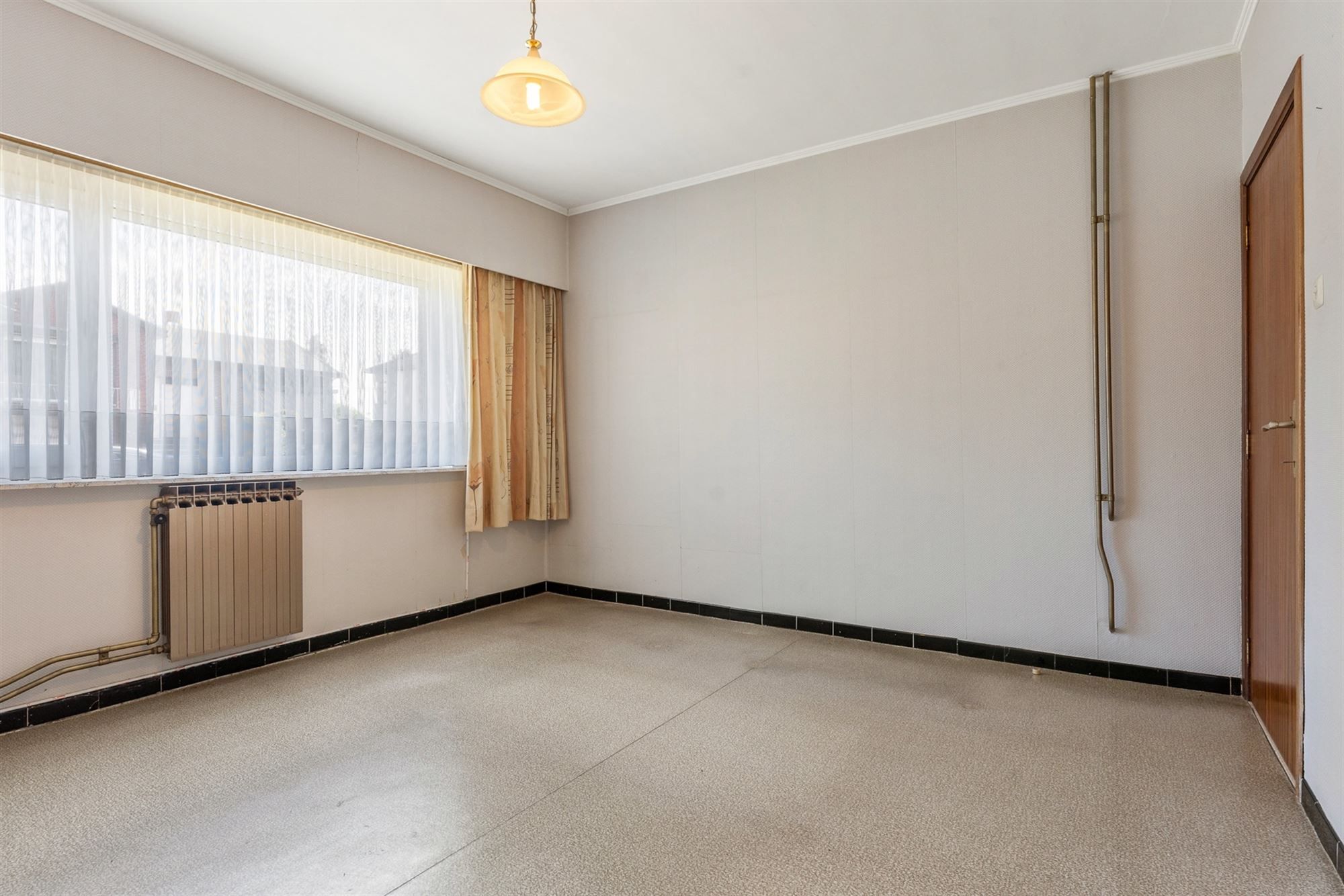 GOED ONDERHOUDEN GELIJKVLOERSE WONING MET 3 SLAAPKAMERS RUSTIG GELEGEN TE STAL foto 15