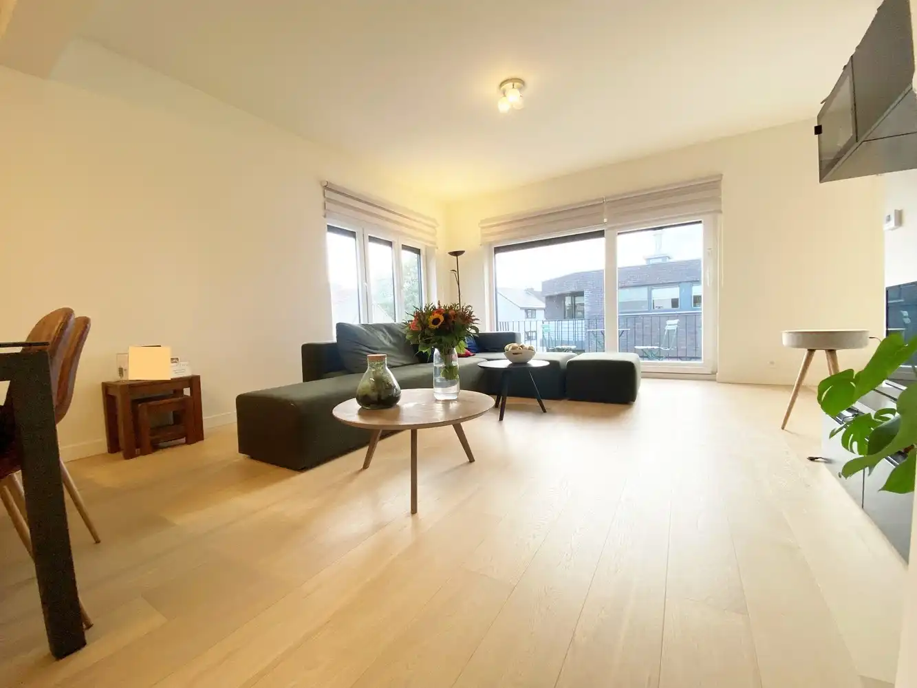 ENERGIEZUINIG GERENOVEERD APP. INCLUSIEF GARAGEBOX EN KELDER NABIJ LEO DE BETHUNELAAN foto 2